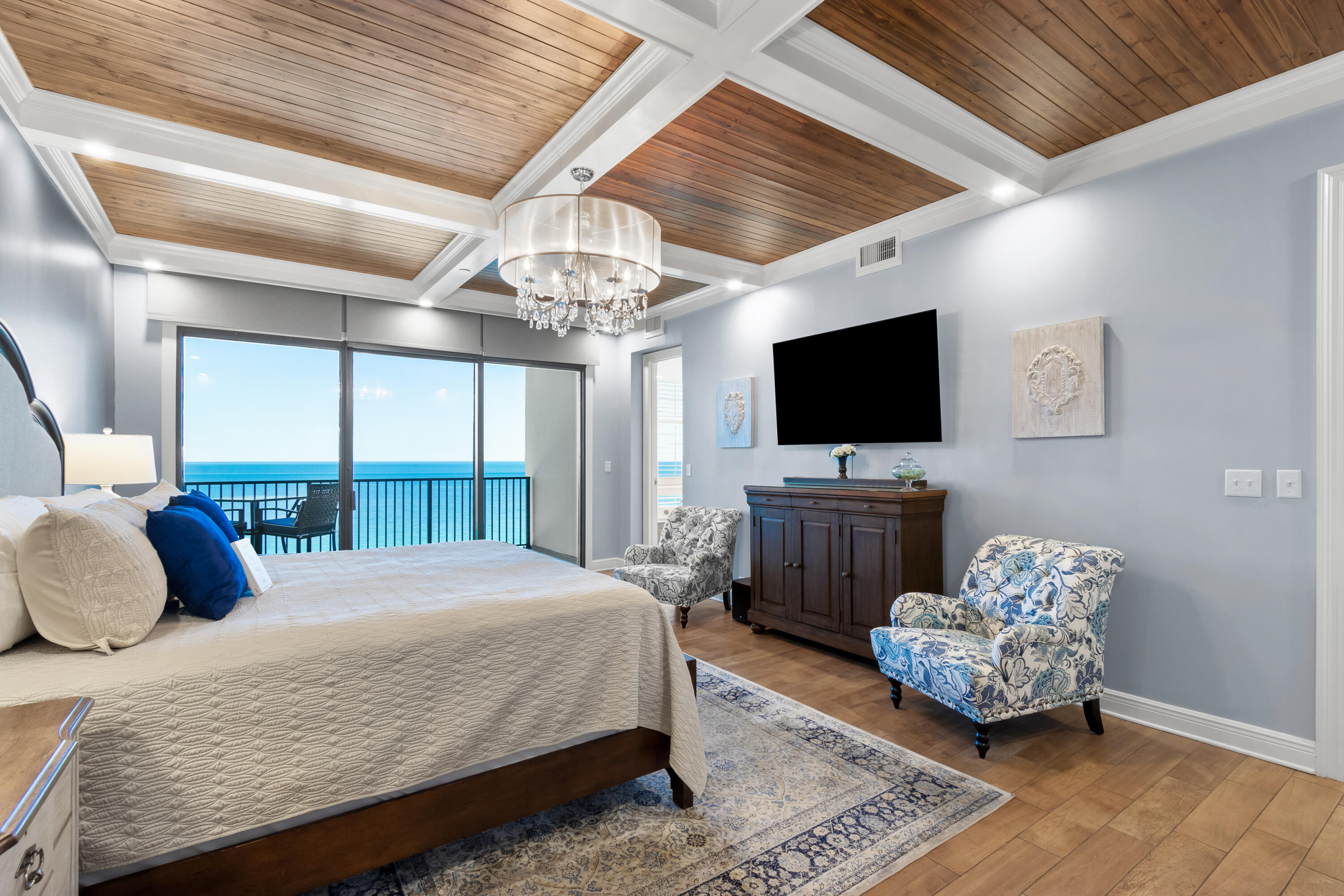 EMERALD TOWERS CONDOMINIUM - Residential