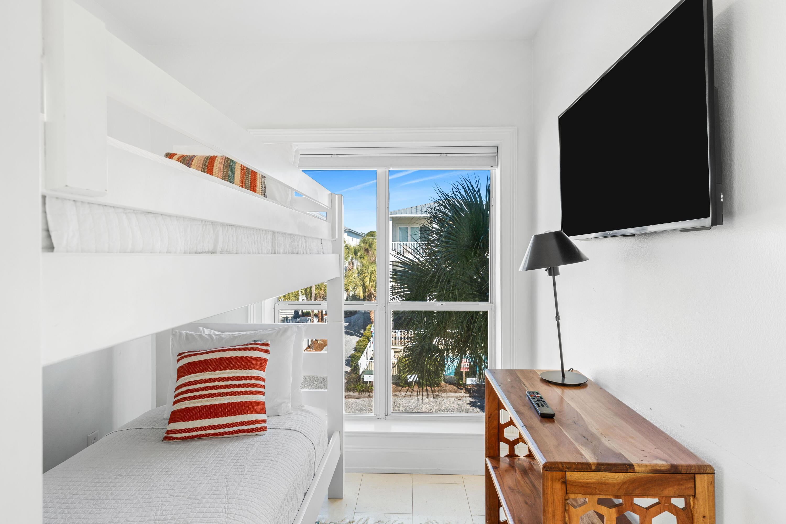 EMERALD SURF VILLAS - Residential