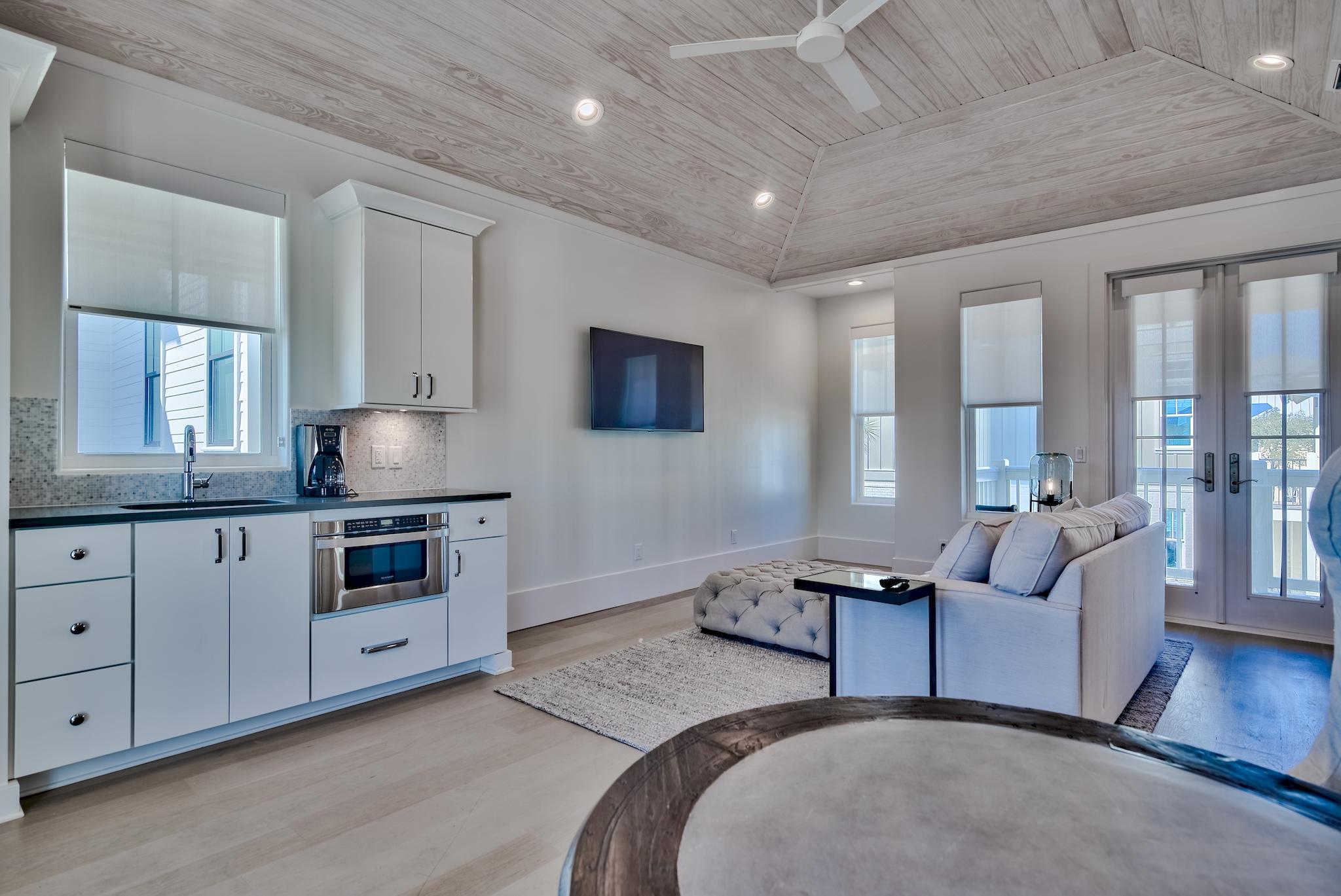GULF SHORE MANOR - Residential
