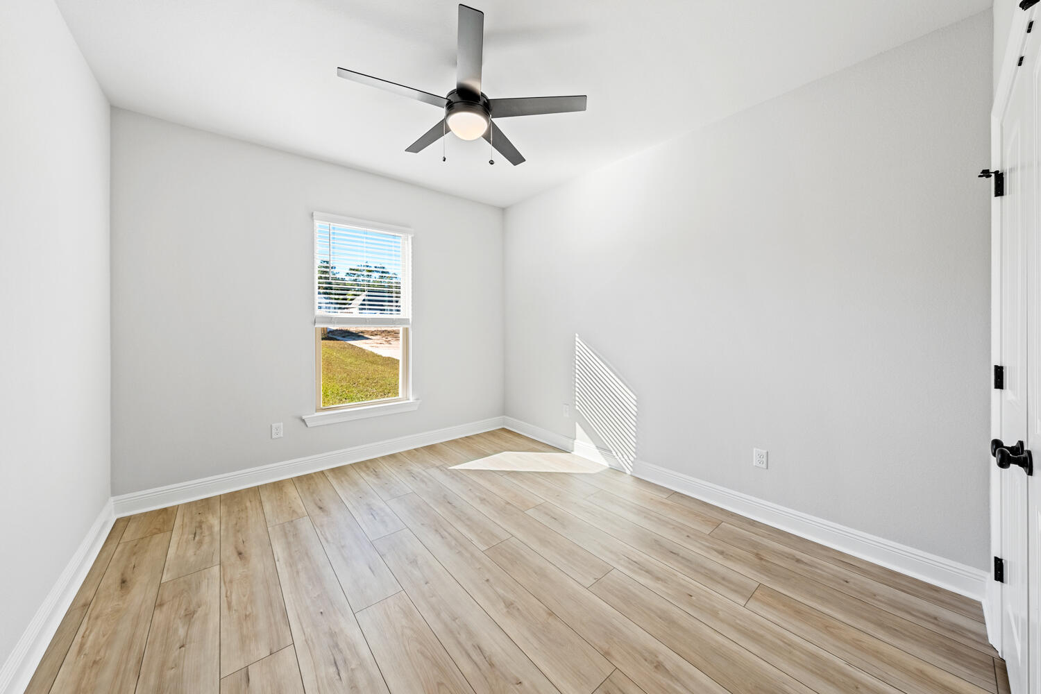 YOUNG OAKS - Residential