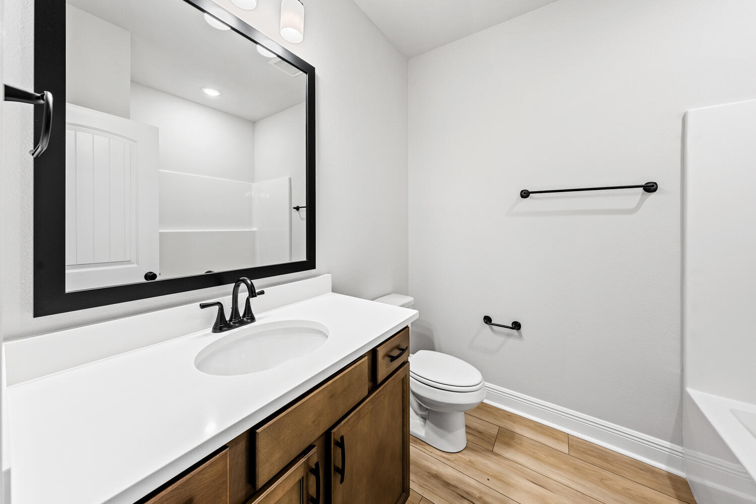 YOUNG OAKS - Residential