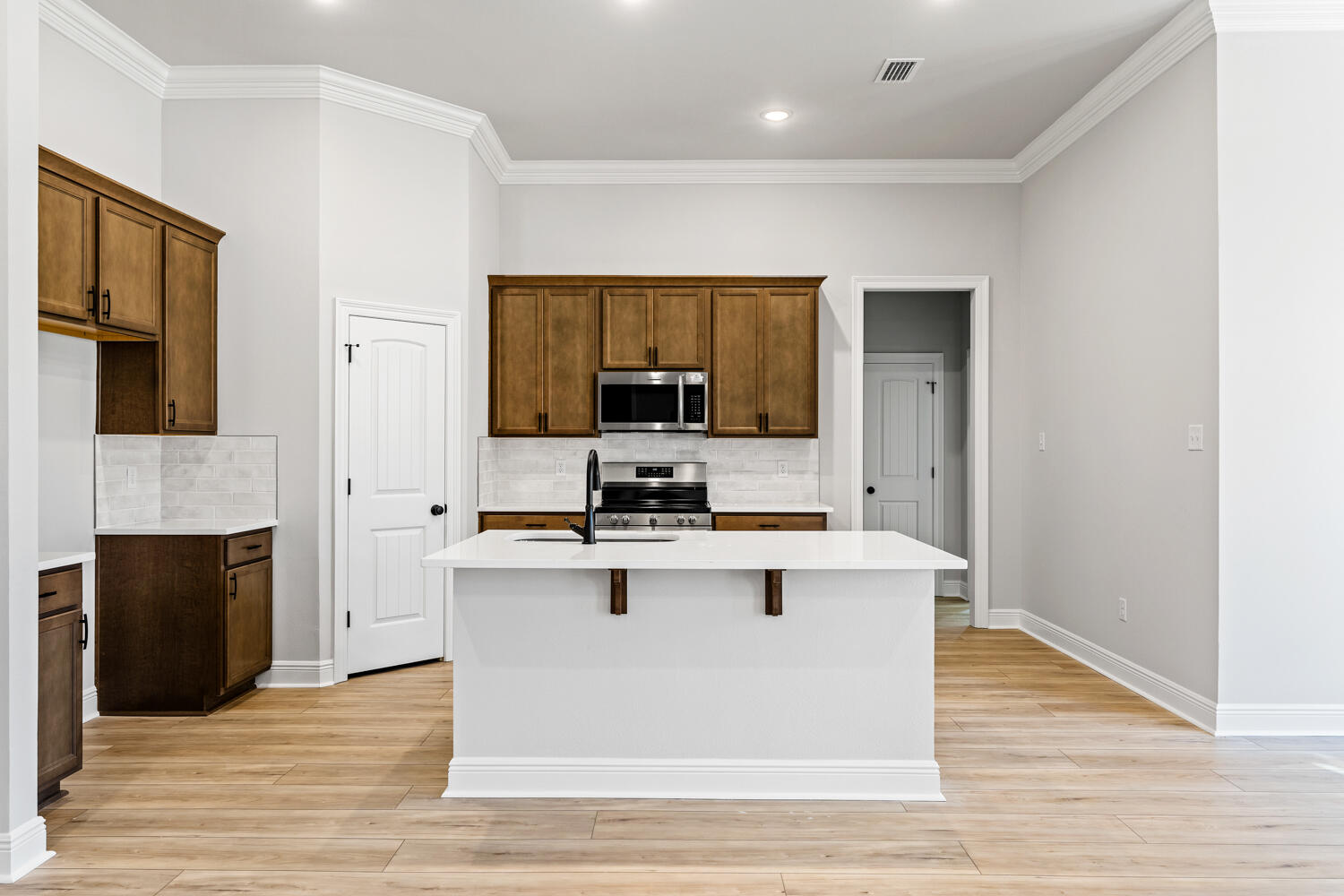 YOUNG OAKS - Residential