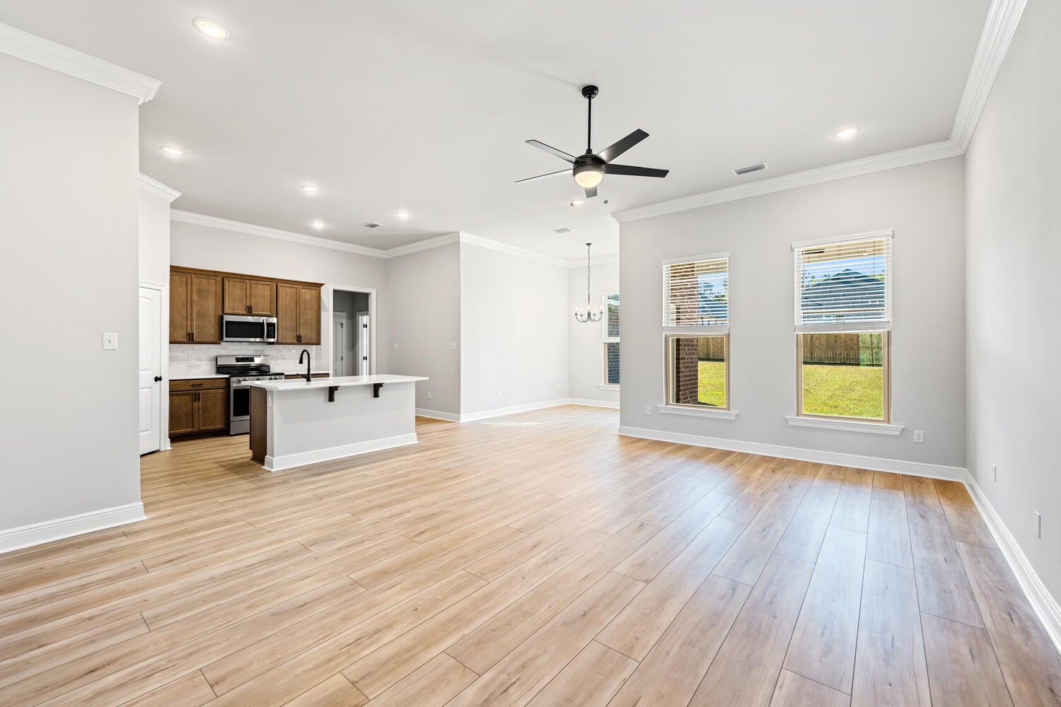 YOUNG OAKS - Residential