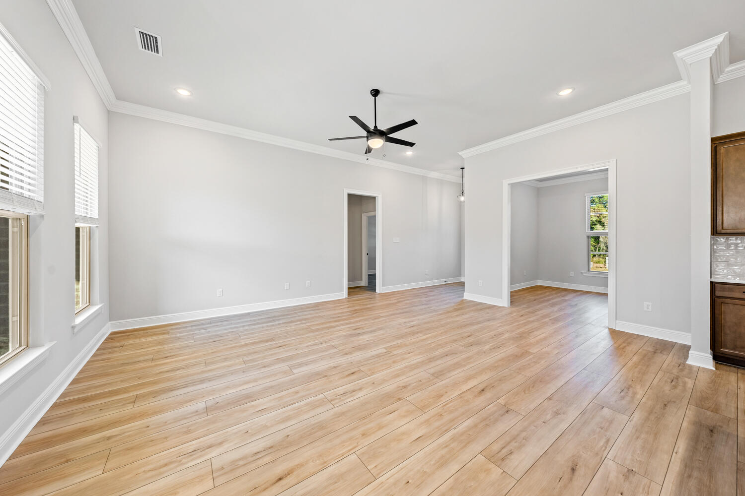 YOUNG OAKS - Residential