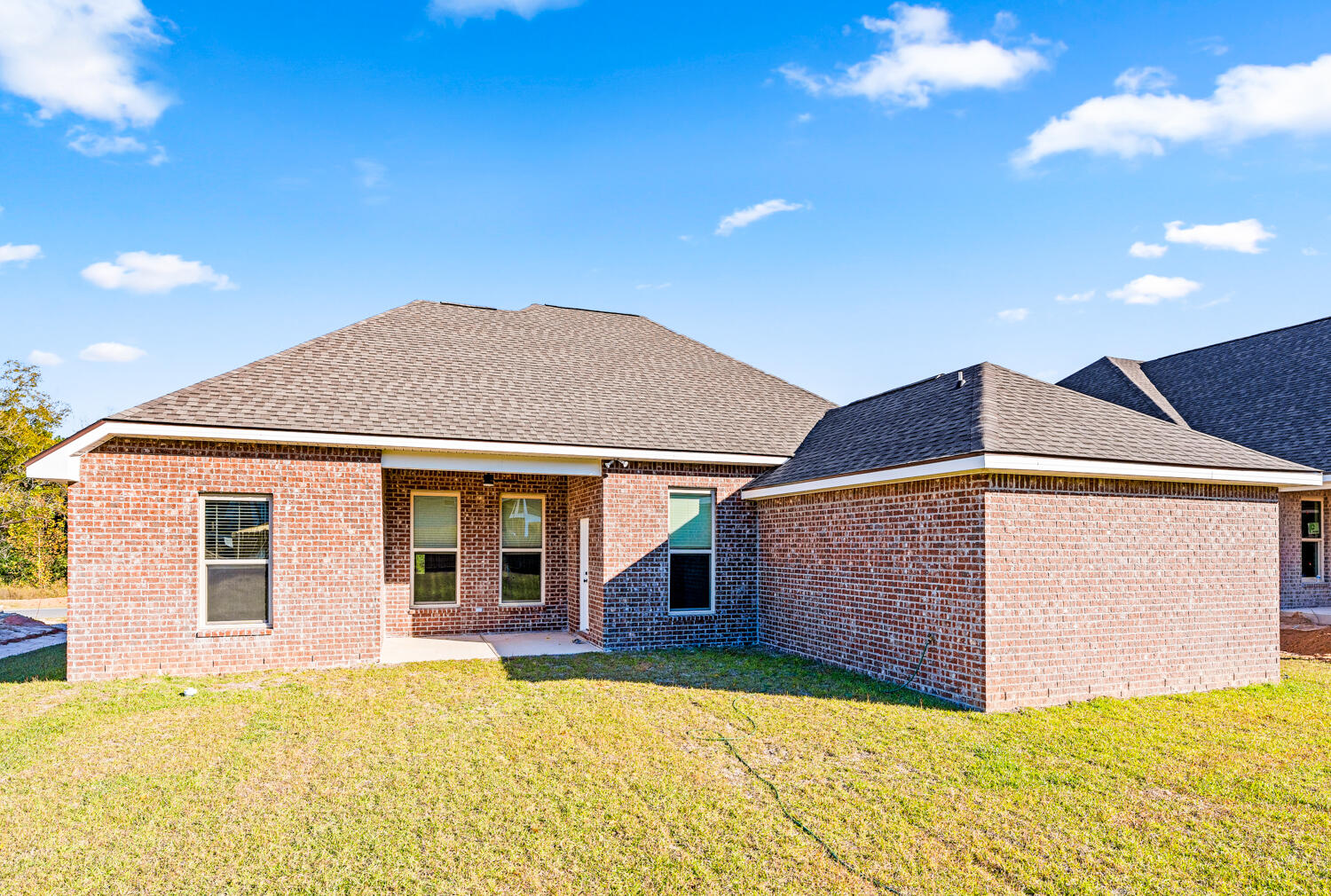 YOUNG OAKS - Residential