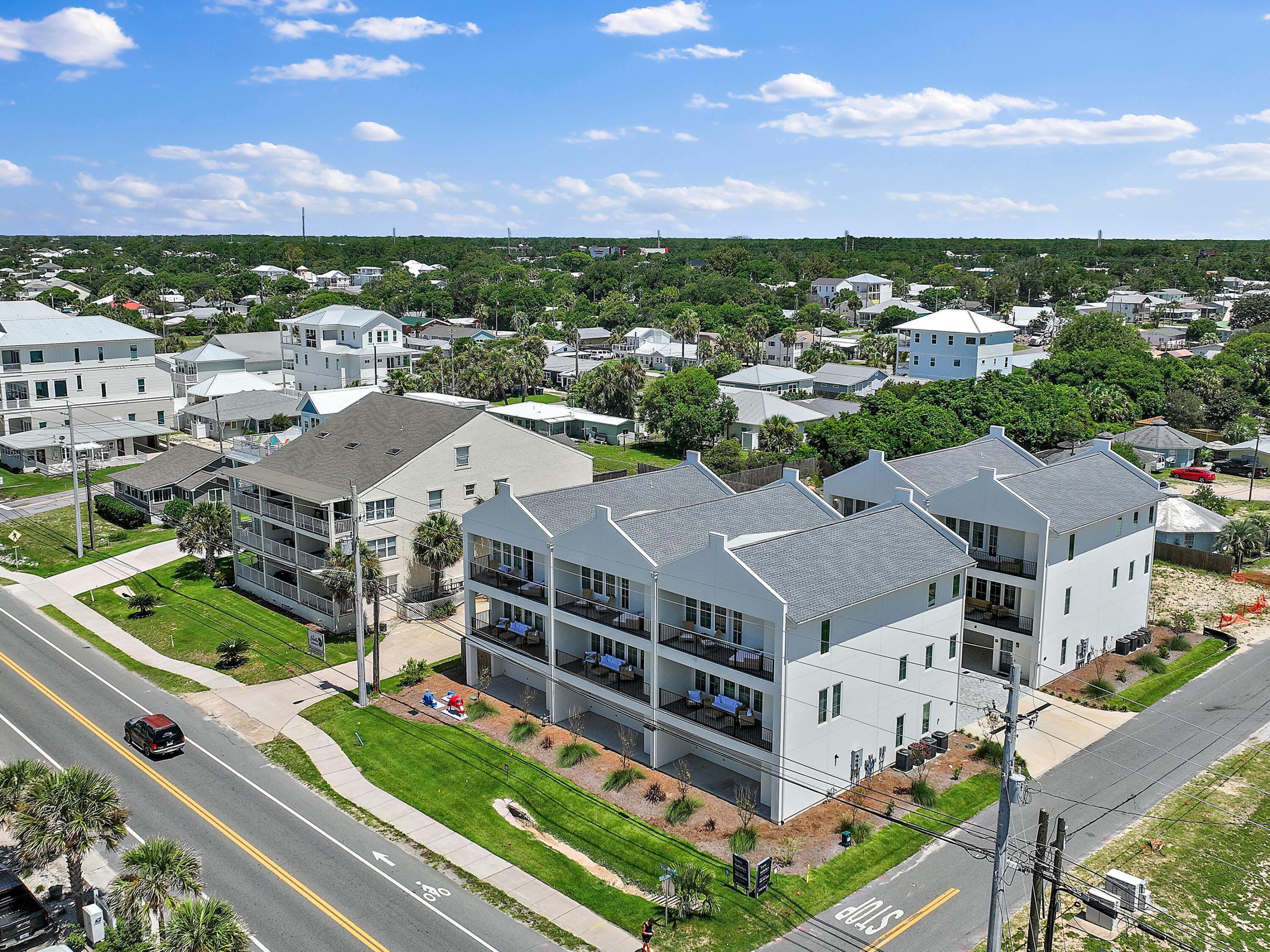 DeLuna Place Townhomes - Residential