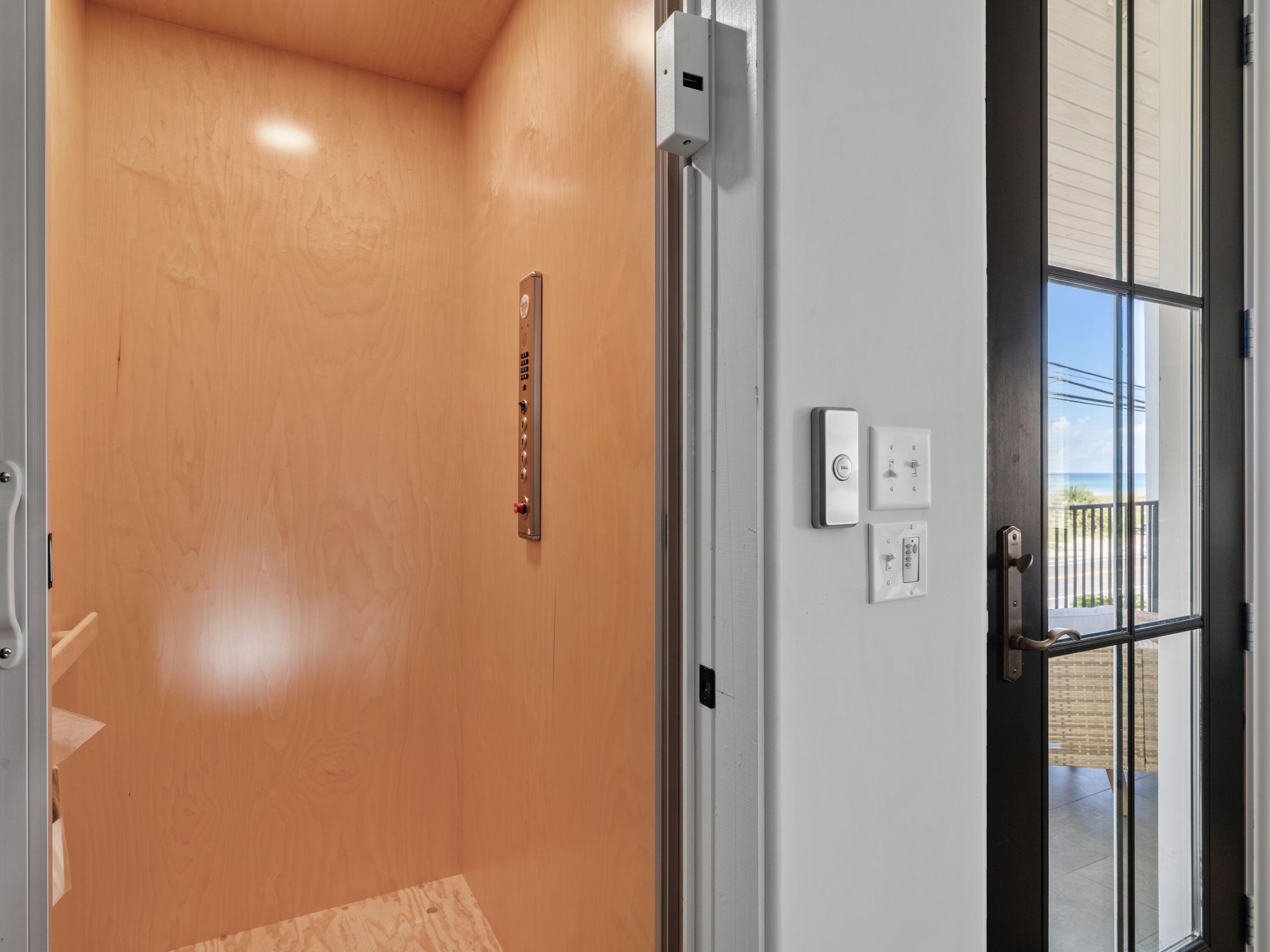 DeLuna Place Townhomes - Residential
