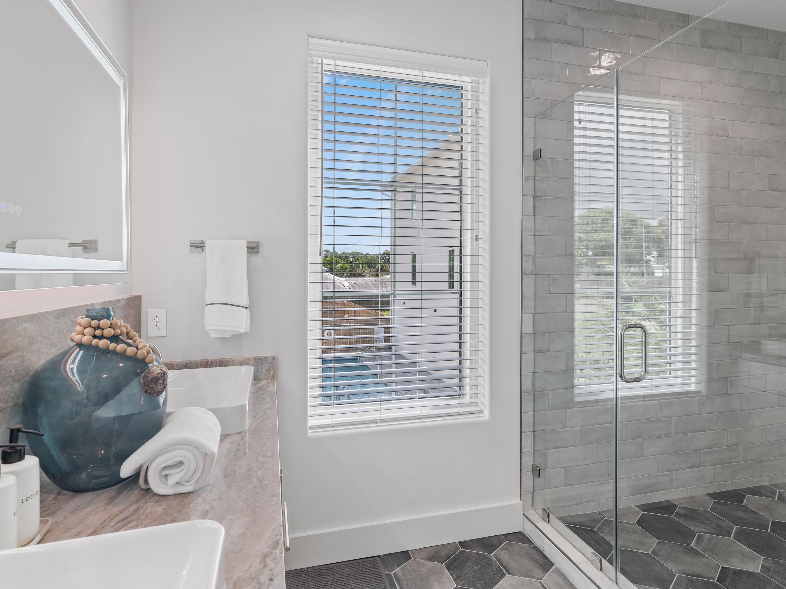 DeLuna Place Townhomes - Residential