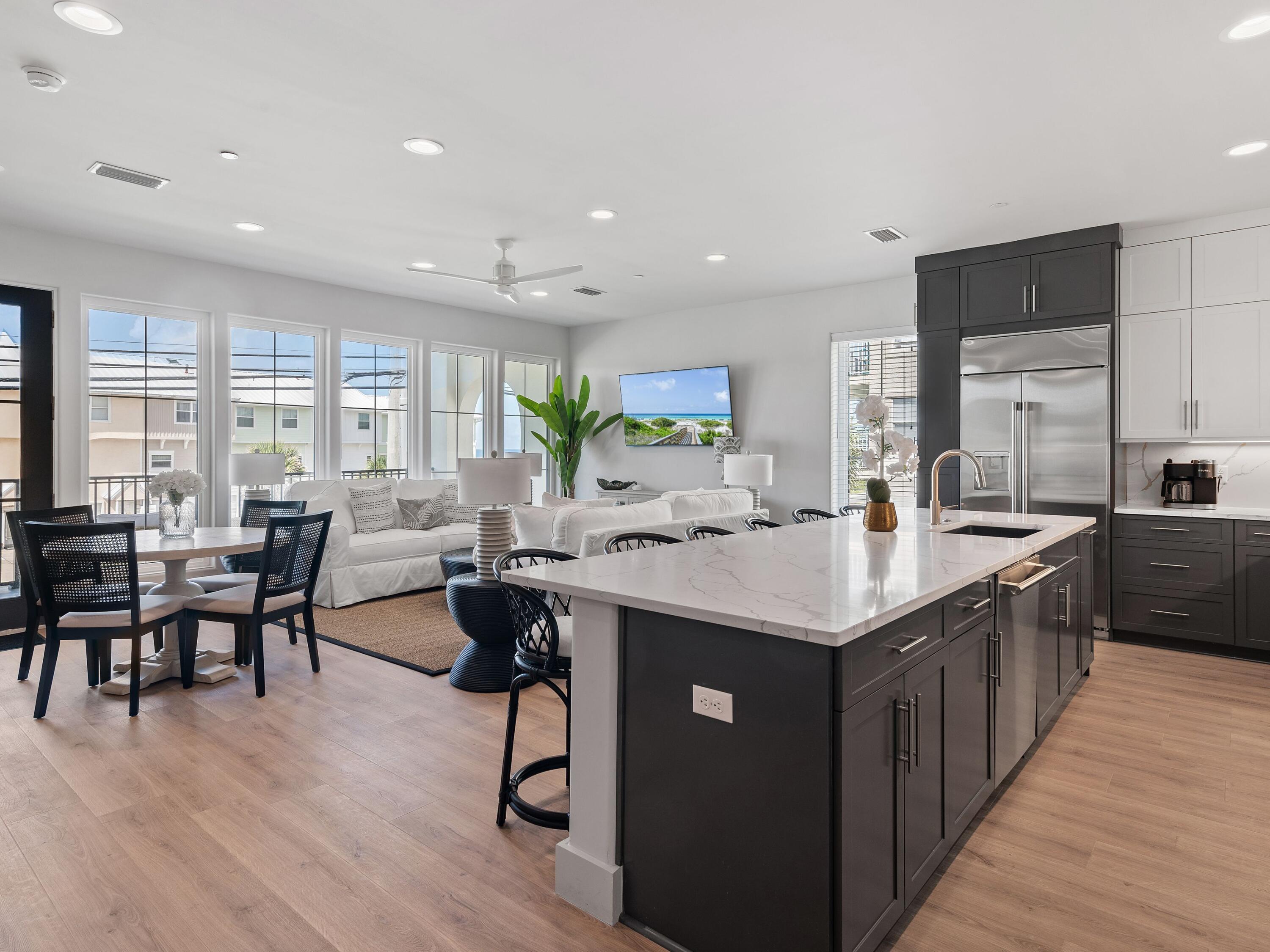 DeLuna Place Townhomes - Residential