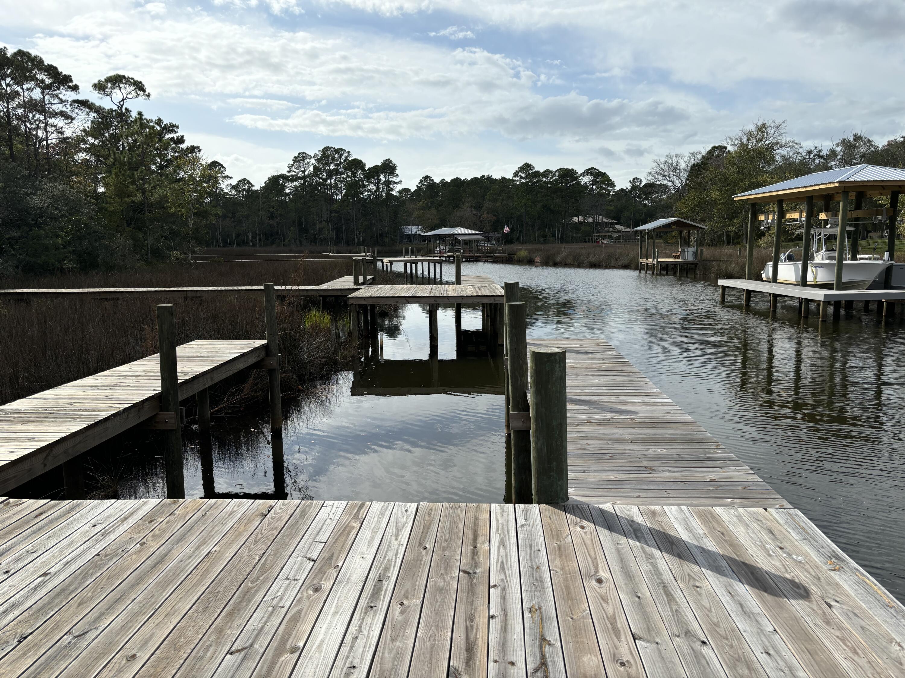 REDFISH POINT - Land