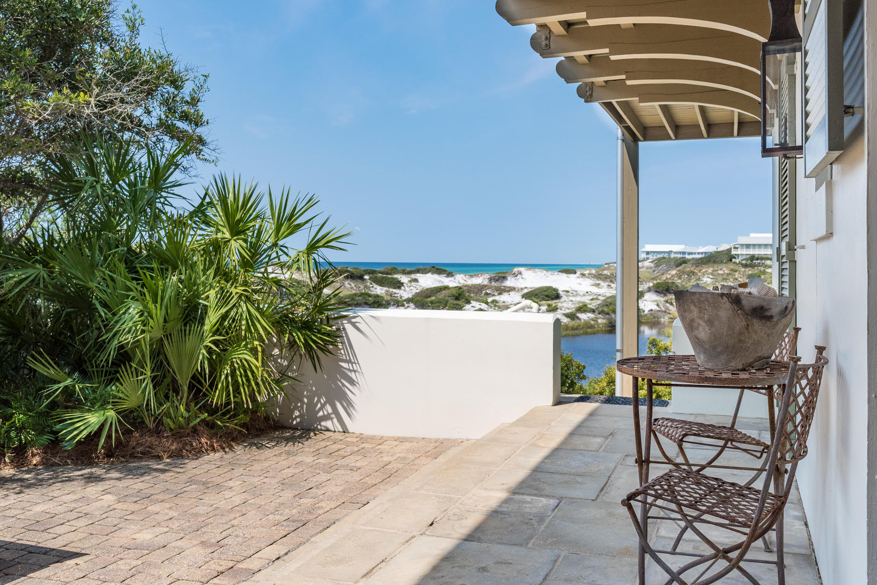 RETREAT THE - Residential