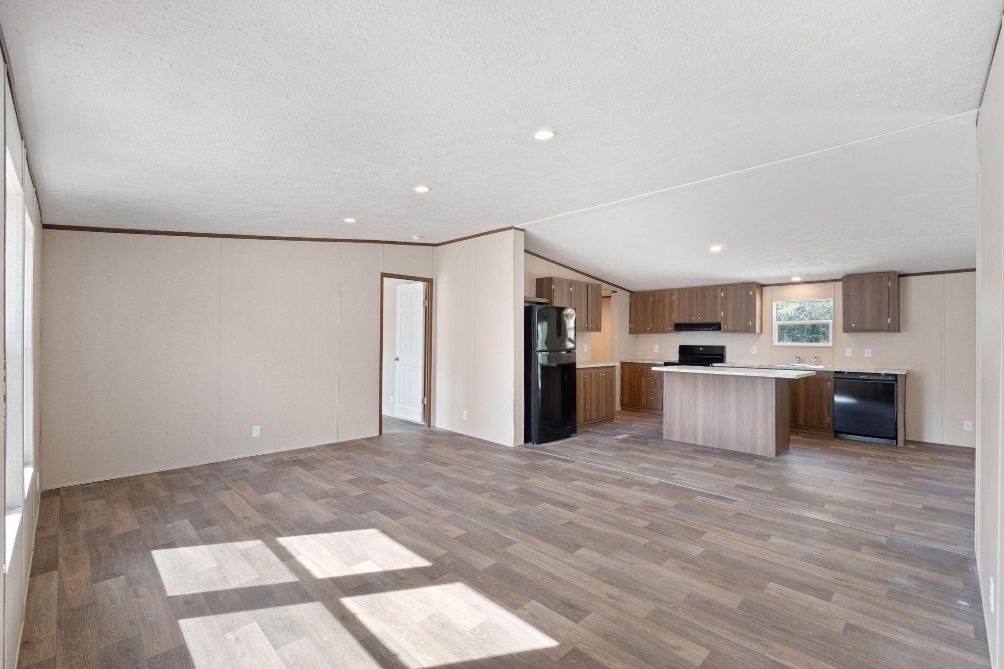 OAKWOOD LAKES ESTATES - Residential