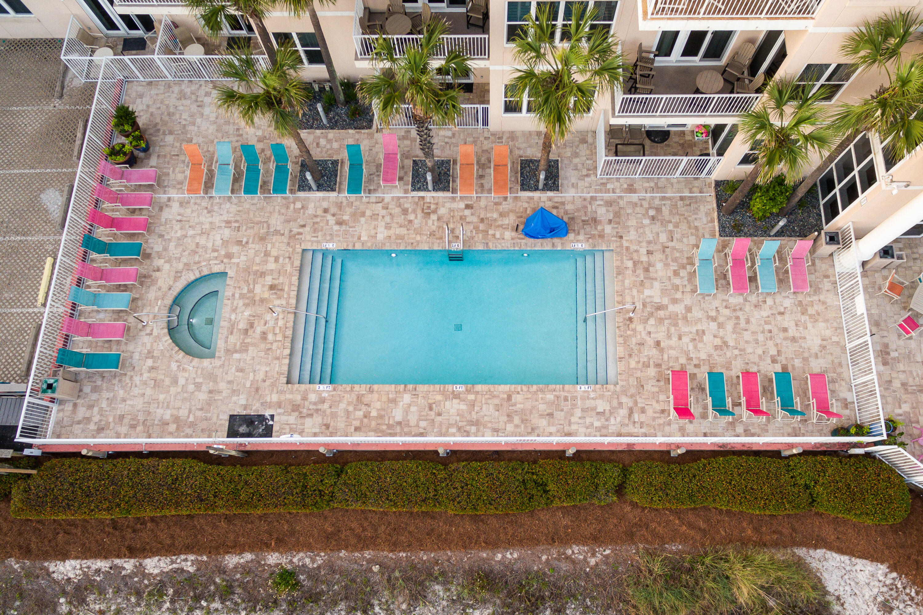 Summerchase Condo

Inn at Crystal Beach - Residential