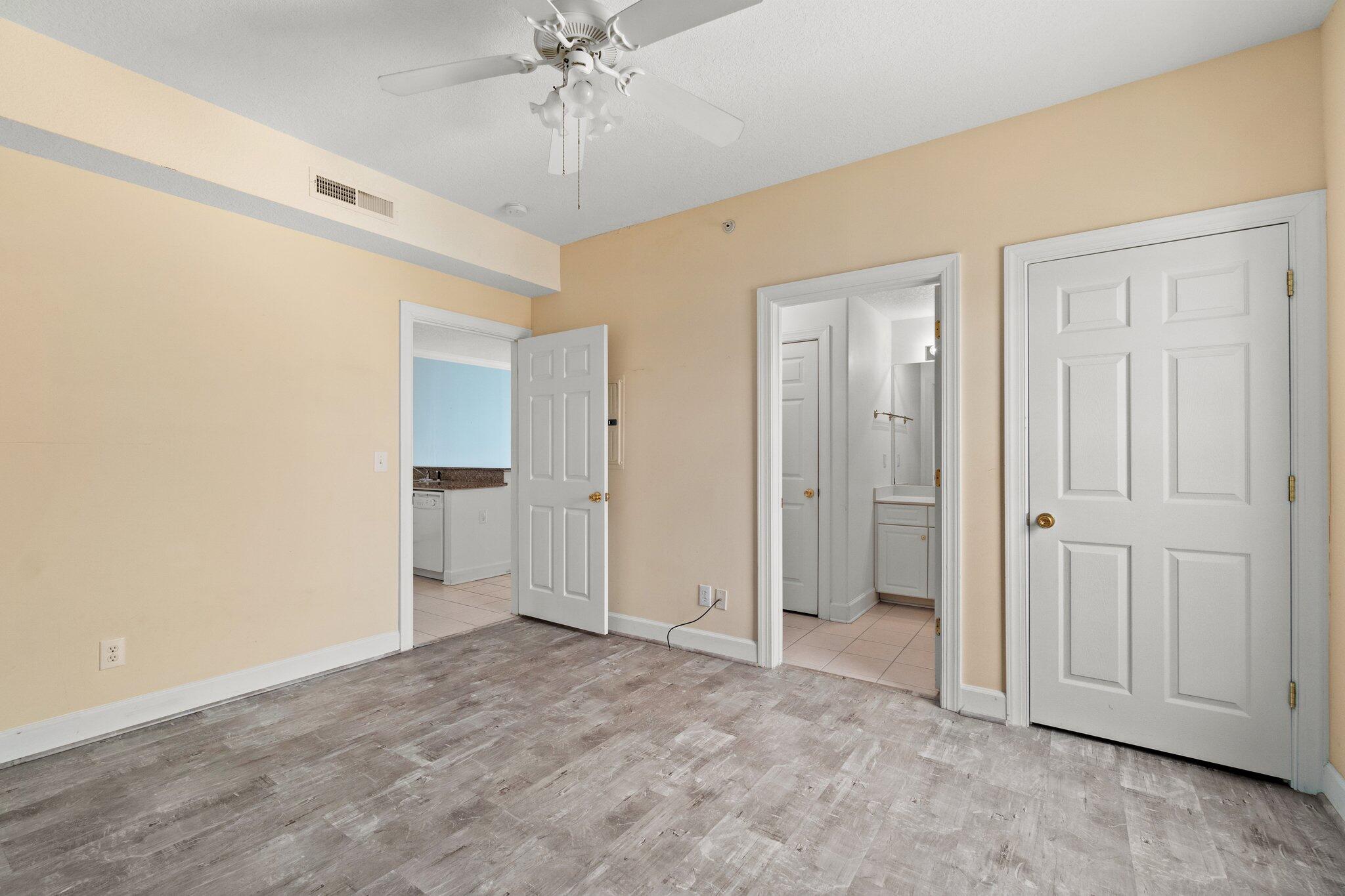 EMERALD ISLE - Residential