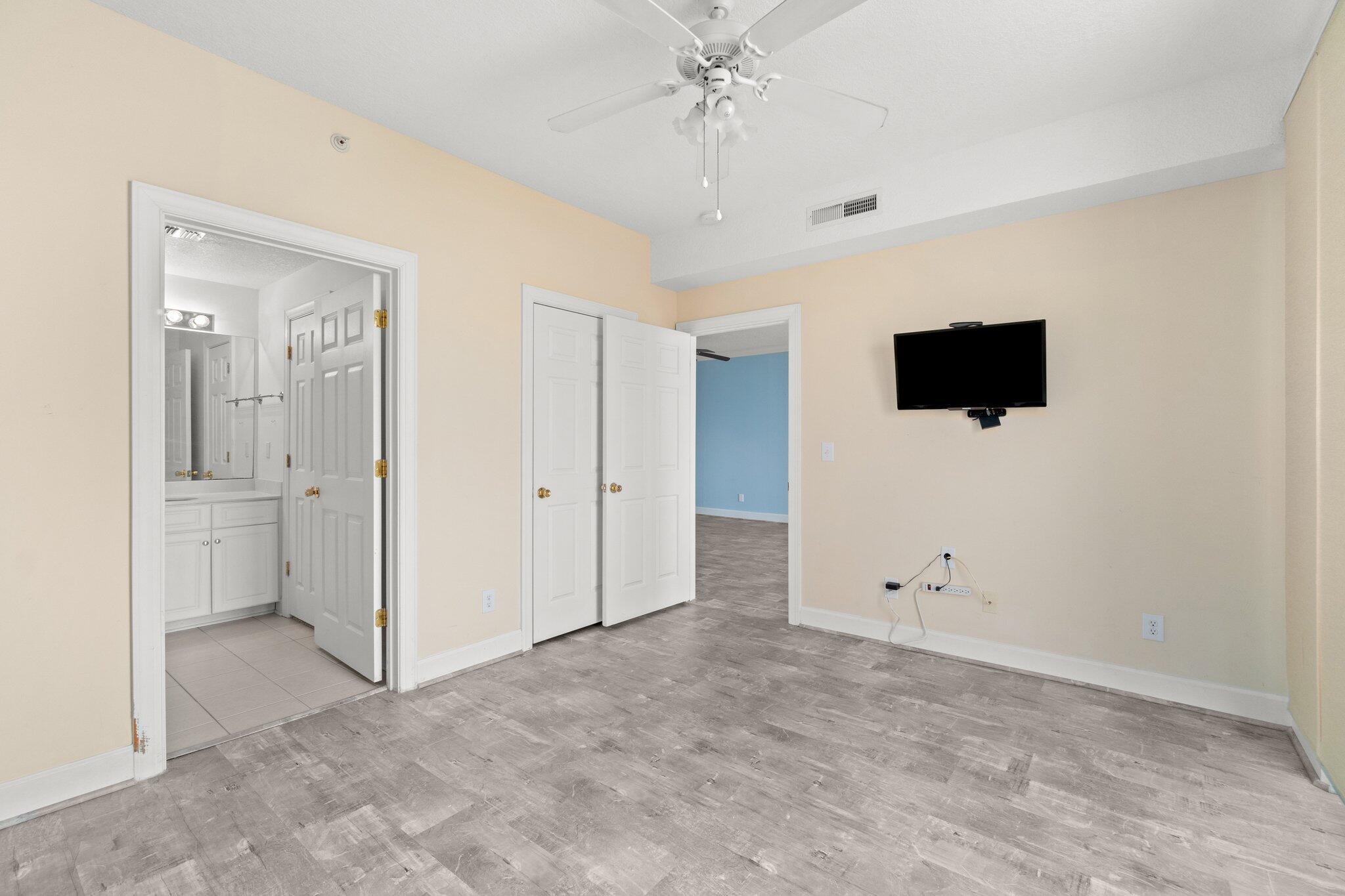 EMERALD ISLE - Residential