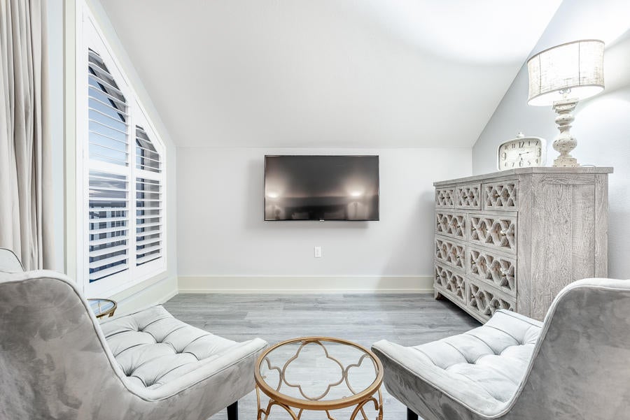 BELAIRE ESTATES - Residential