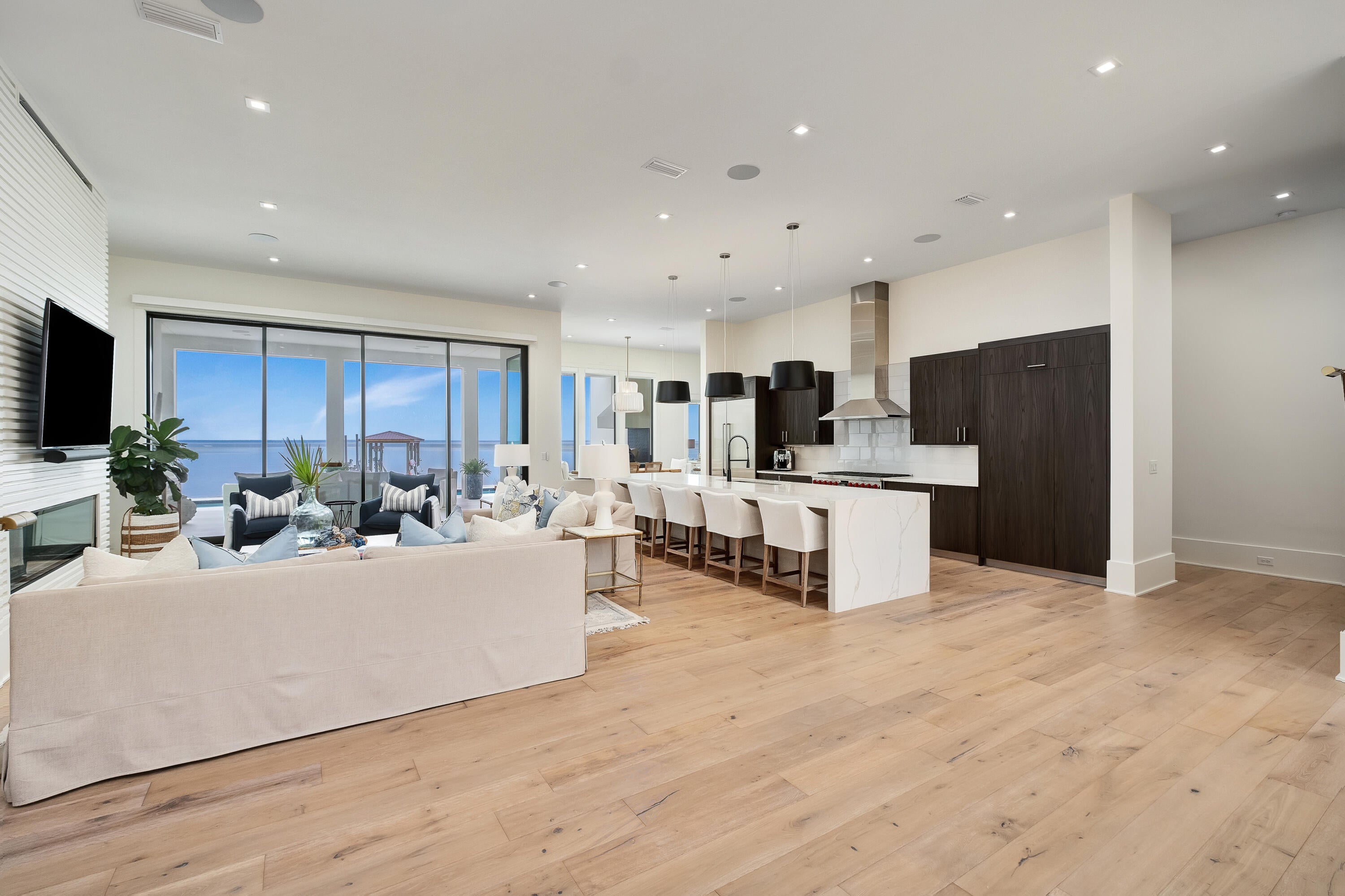 FLAMINGO BEACH - Residential