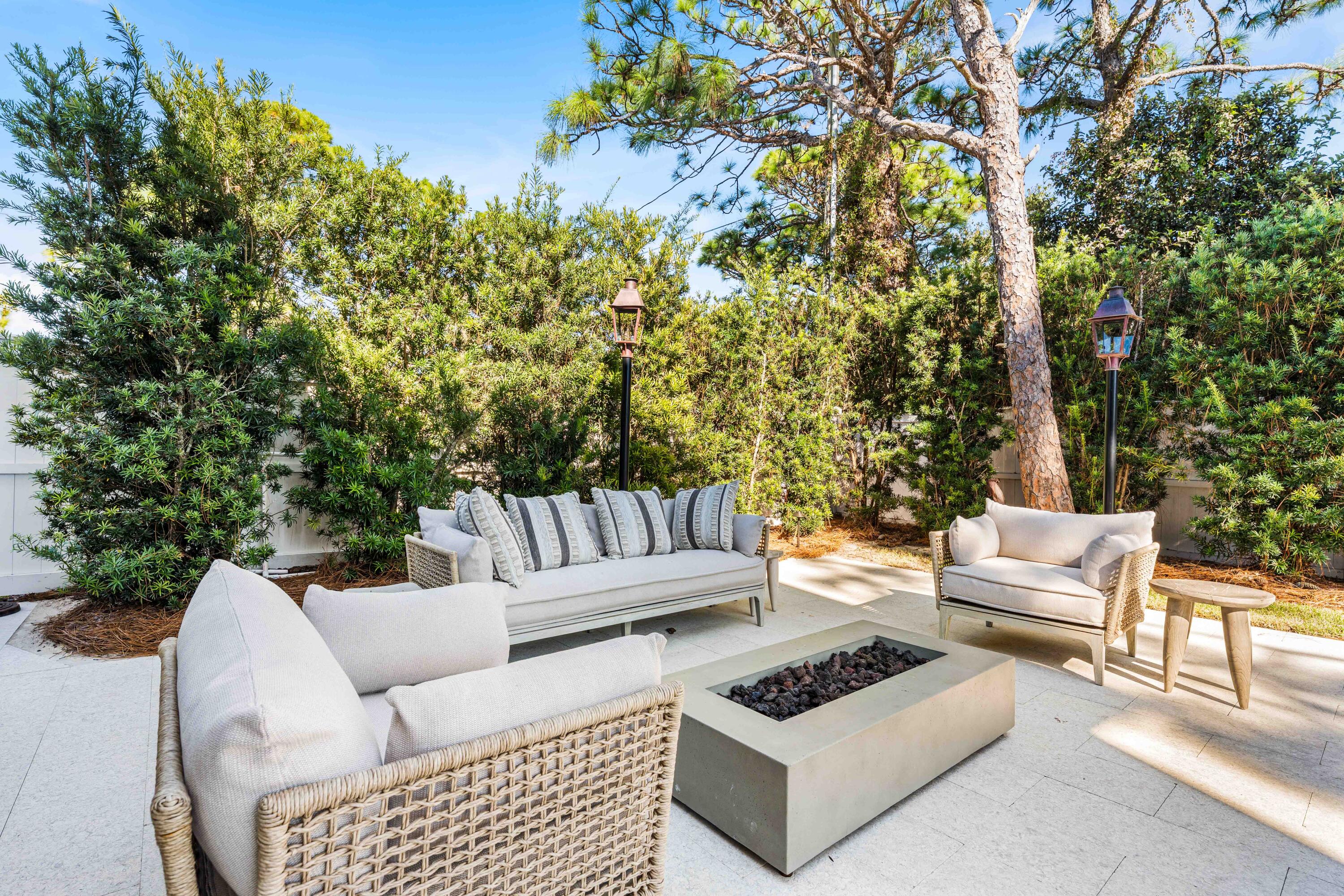GULF SHORE MANOR - Residential