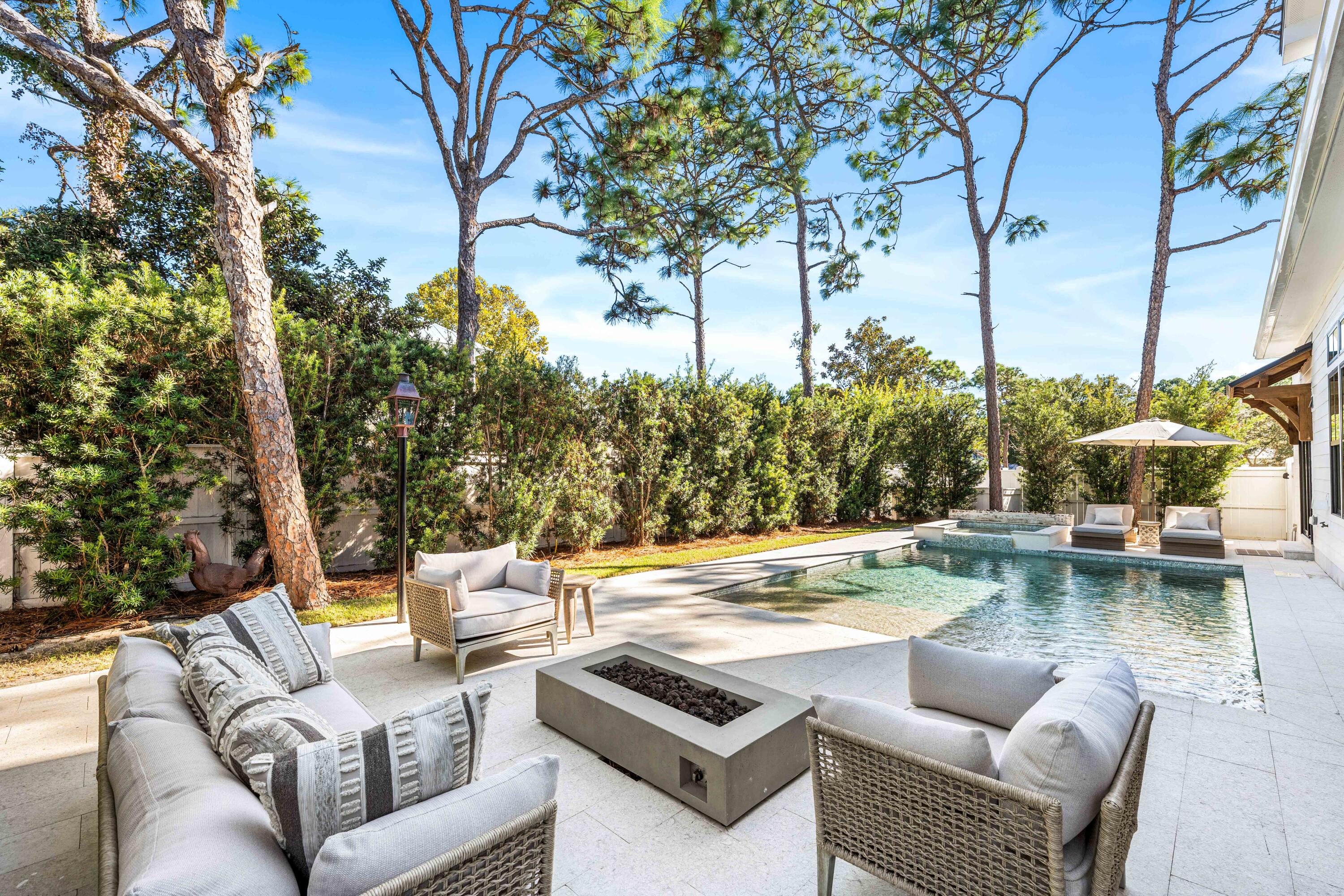 GULF SHORE MANOR - Residential