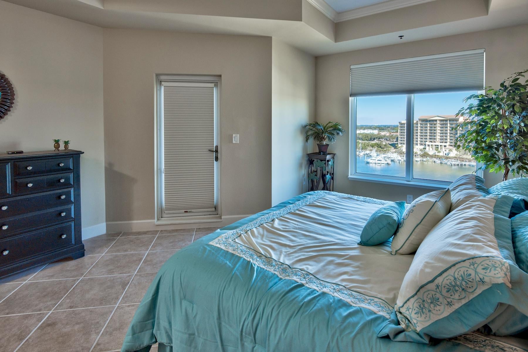 HARBOR LANDING - Residential