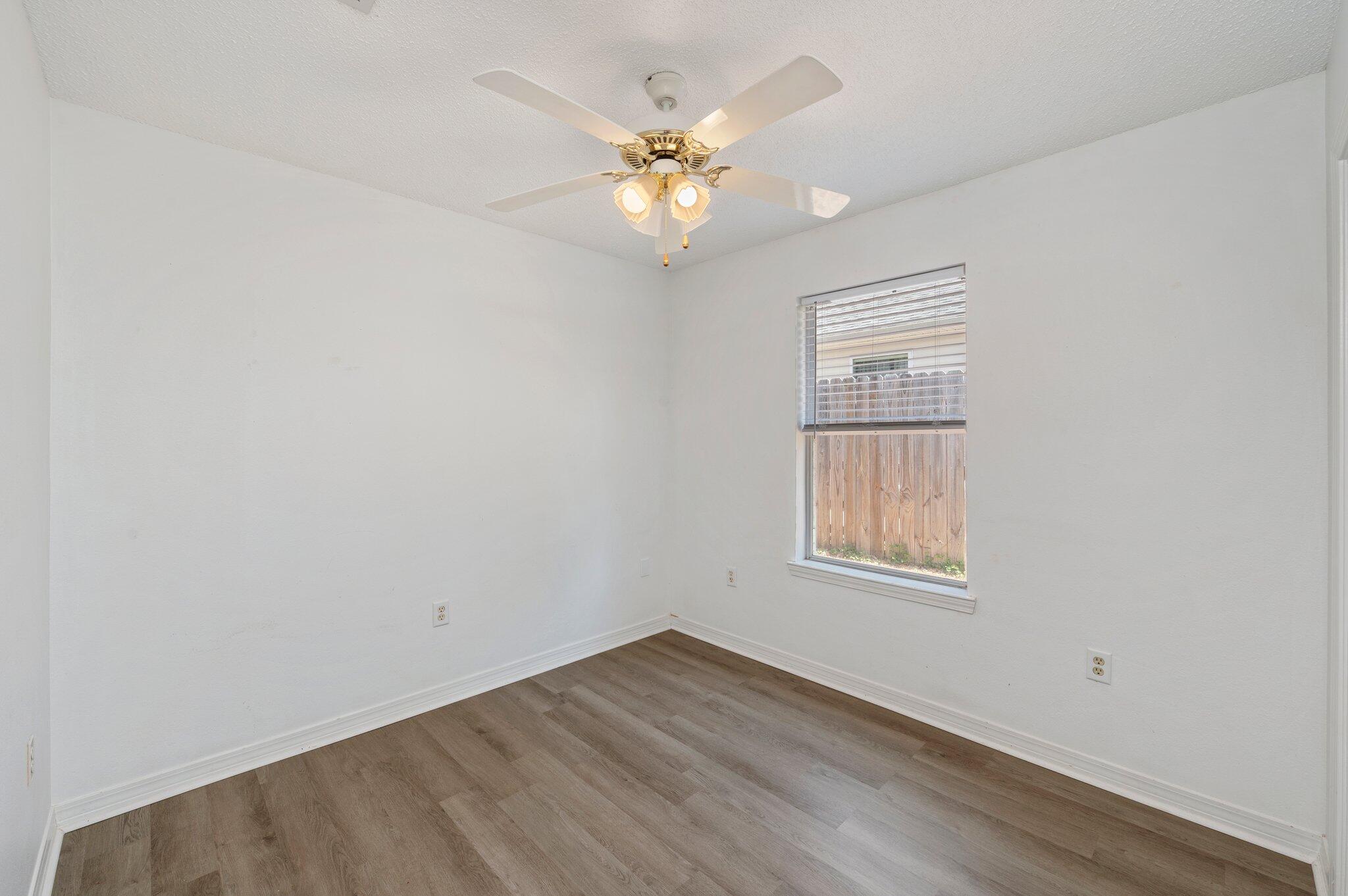 OAKDALE MINI FARMS - Residential Lease