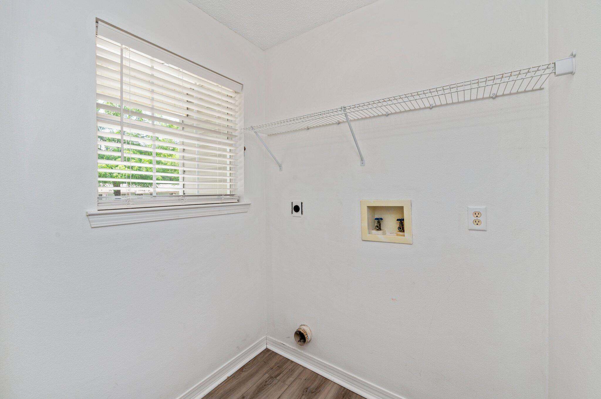 OAKDALE MINI FARMS - Residential Lease