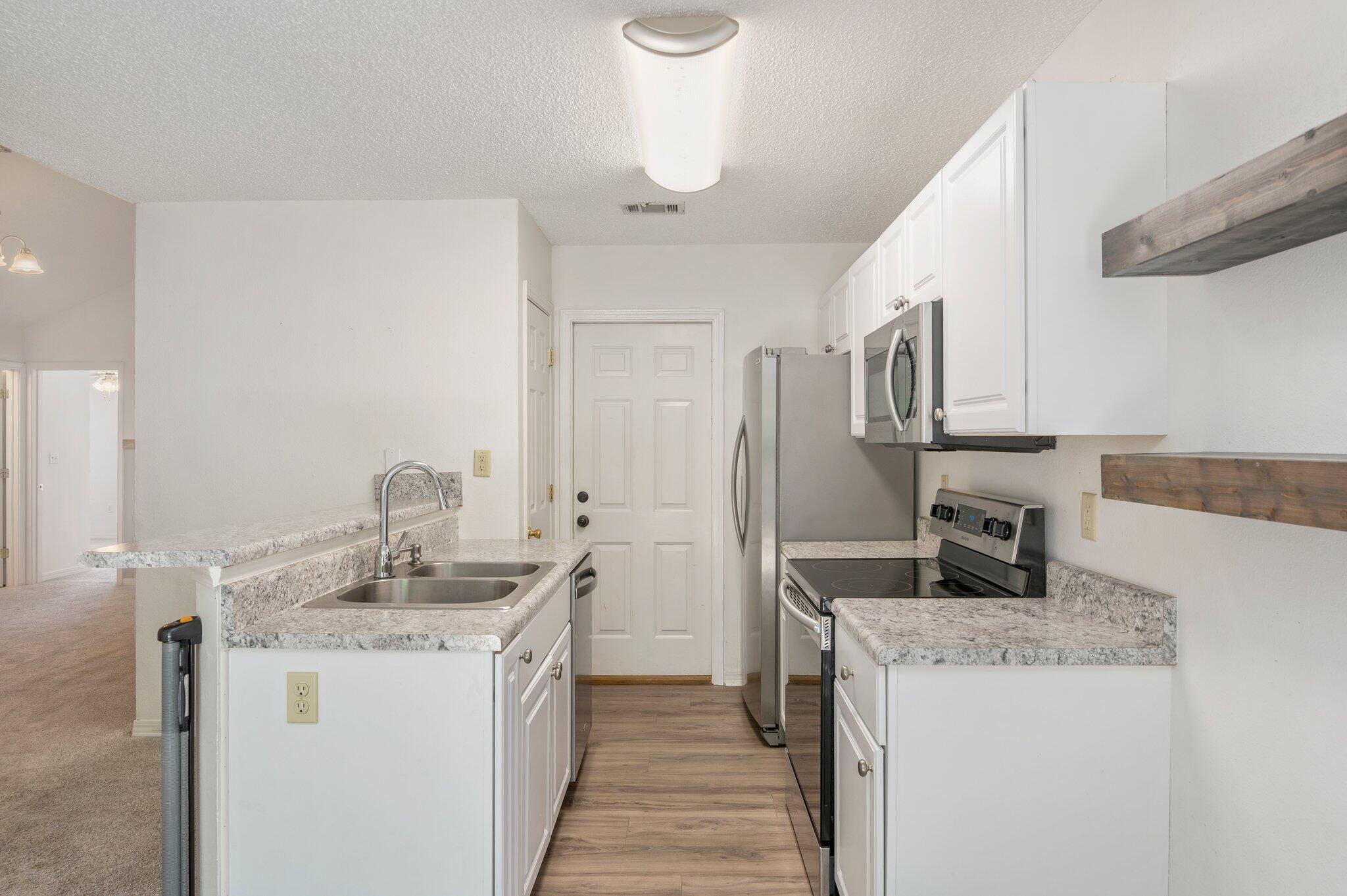 OAKDALE MINI FARMS - Residential Lease