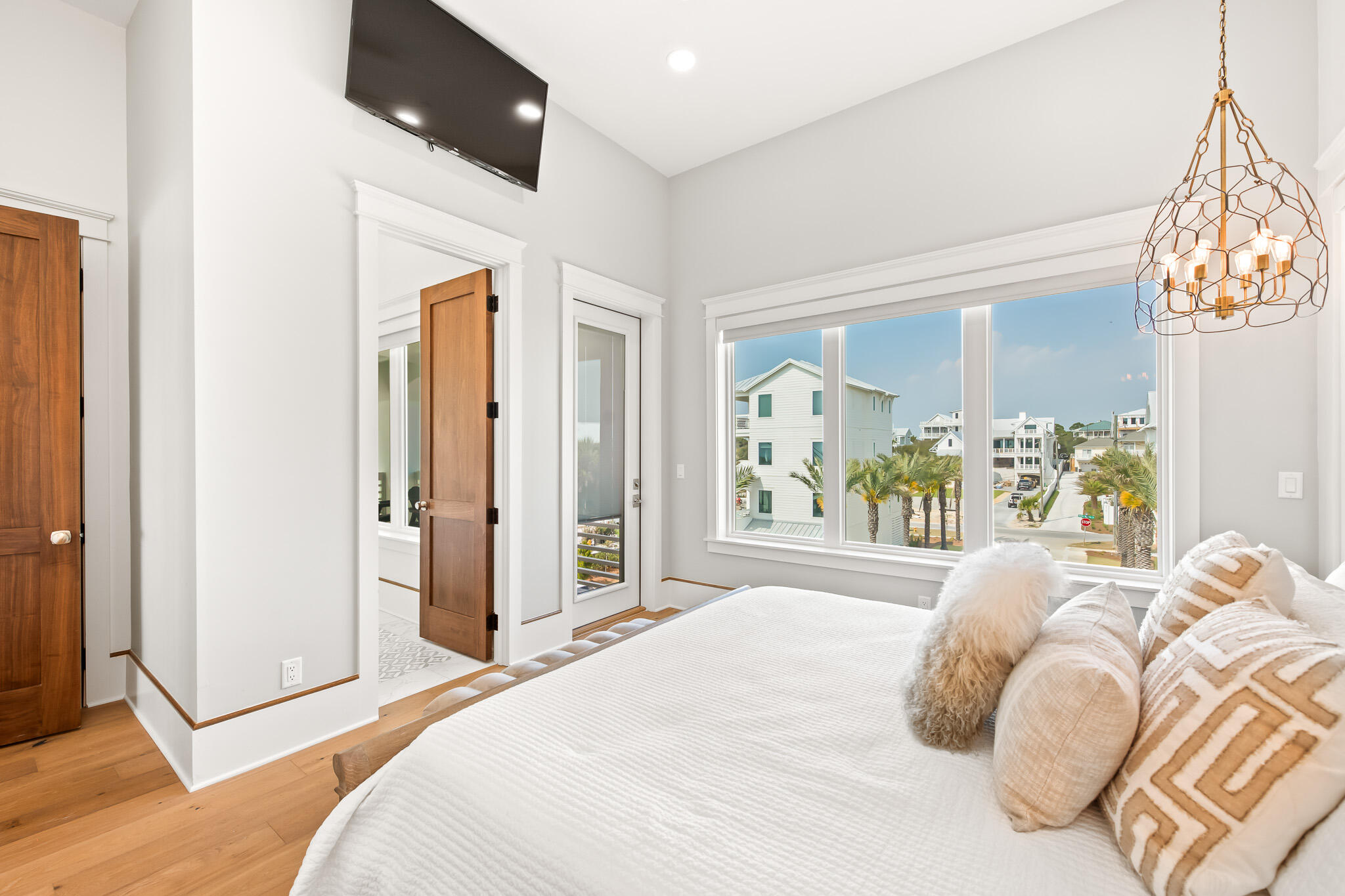 PALM COURT - Residential
