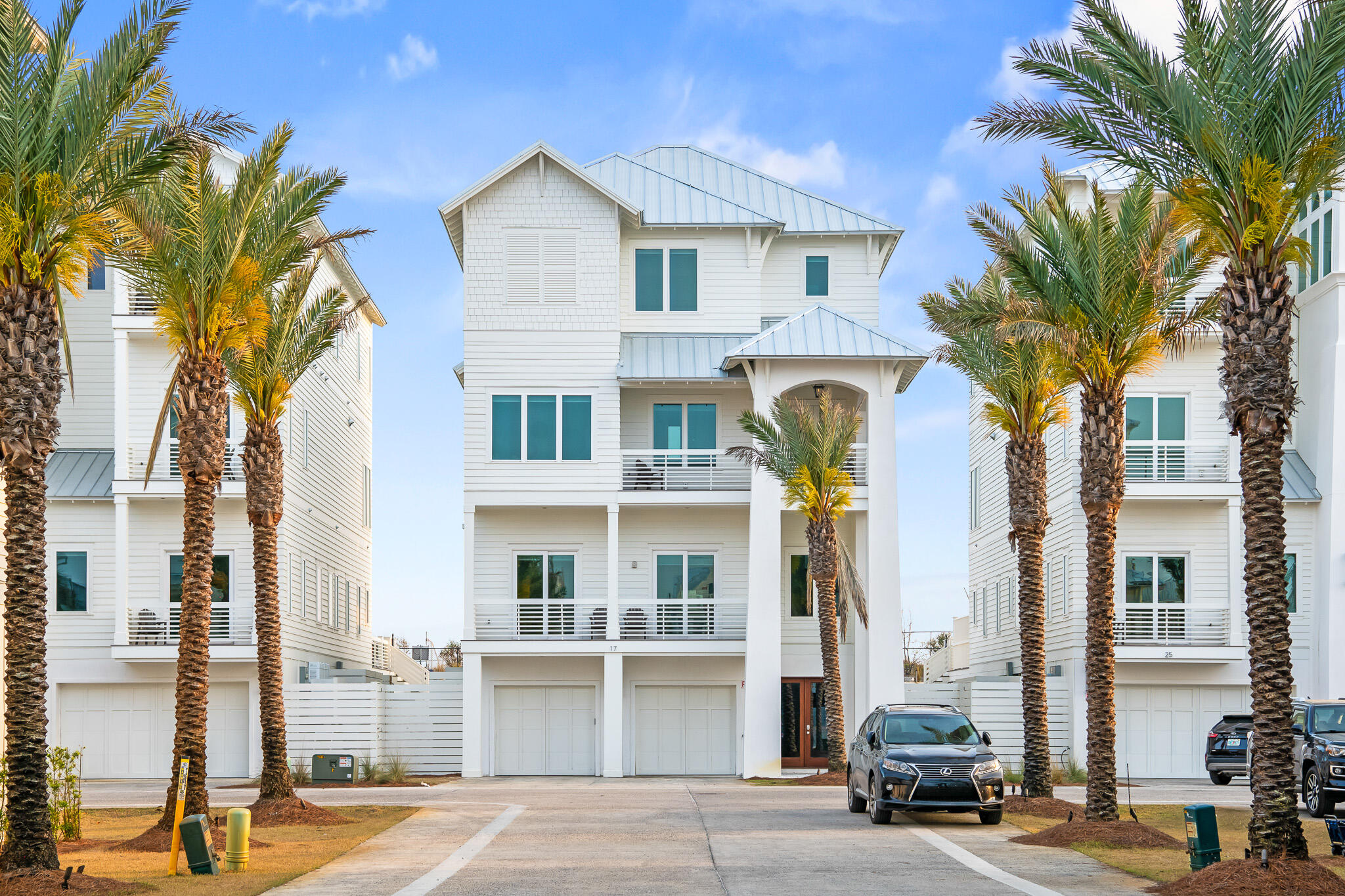 PALM COURT - Residential