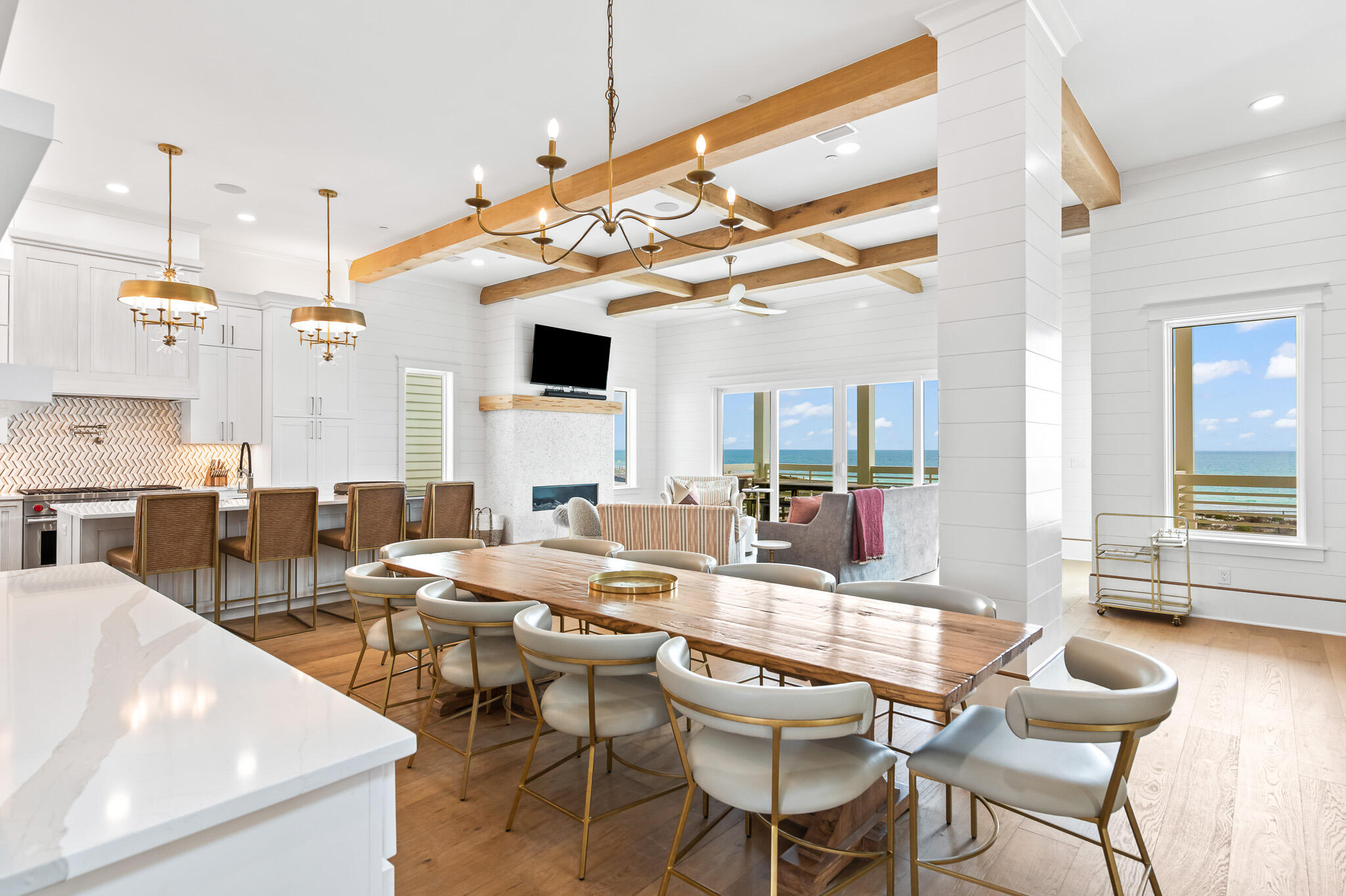 PALM COURT - Residential
