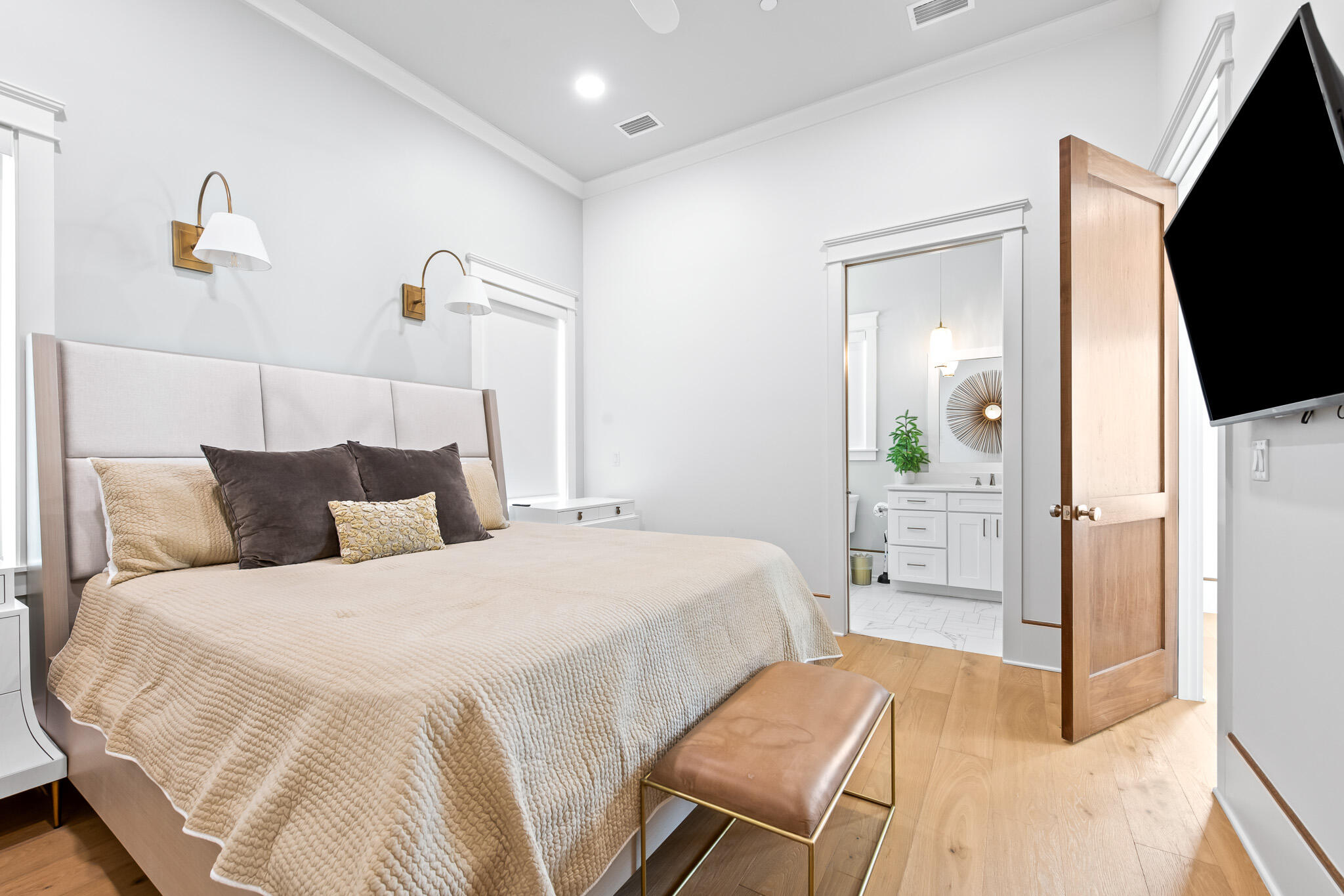 PALM COURT - Residential