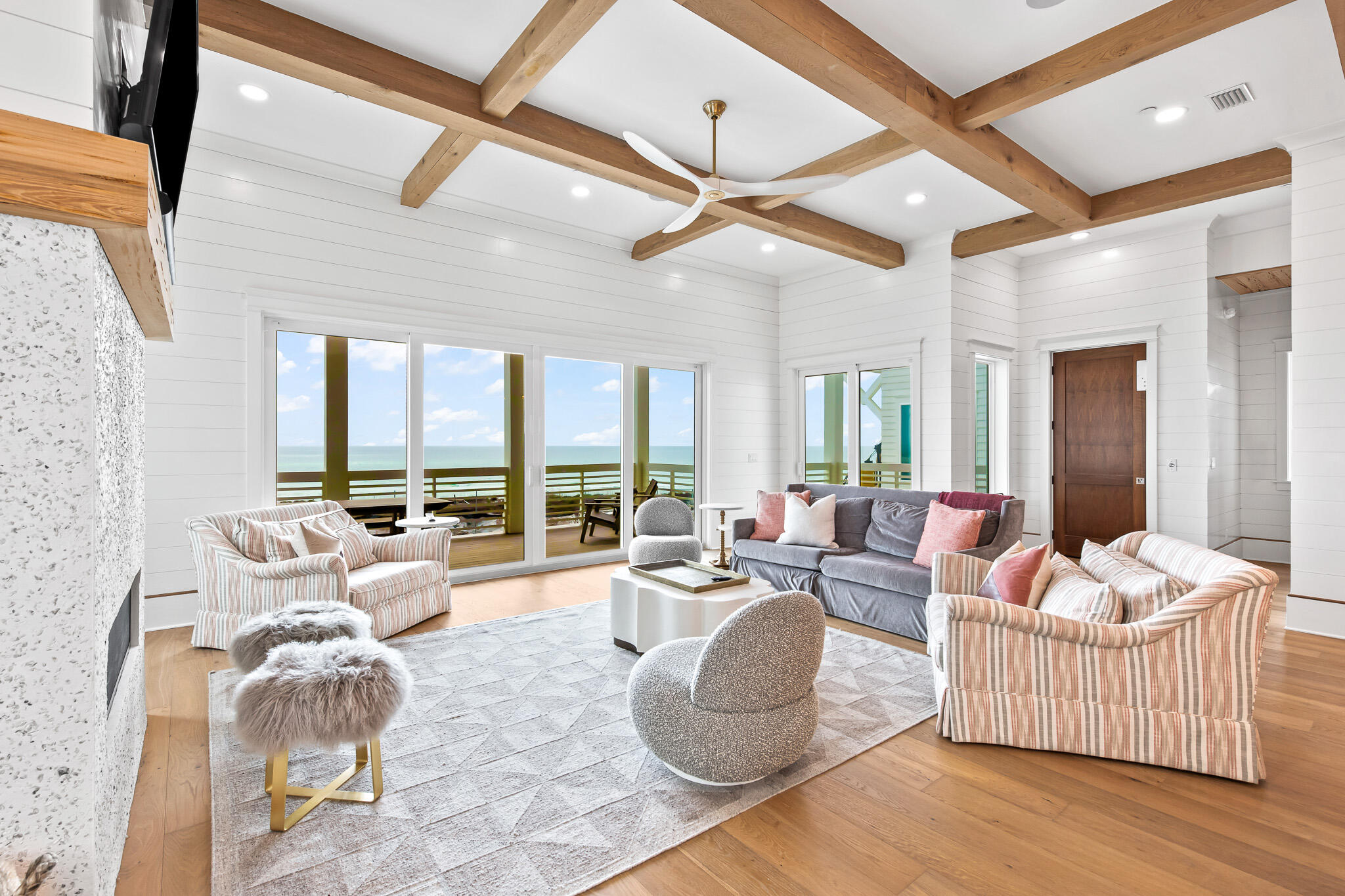 PALM COURT - Residential