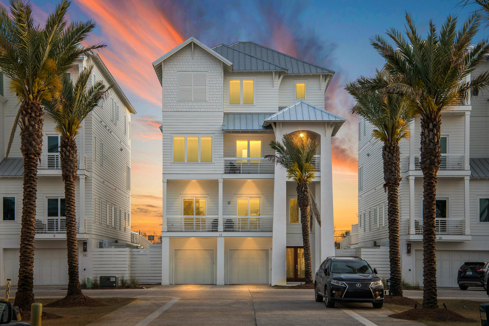 PALM COURT - Residential