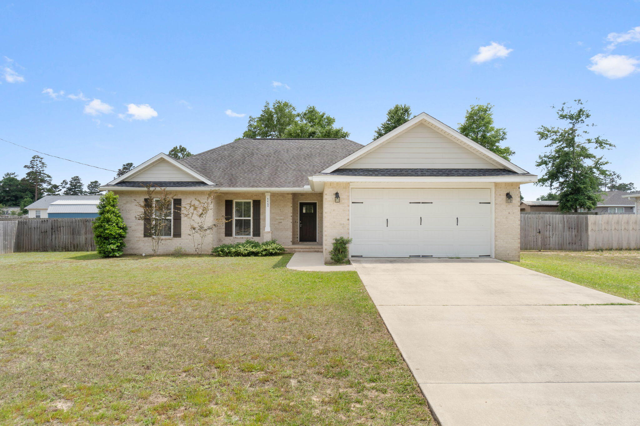 THE PINES - Residential