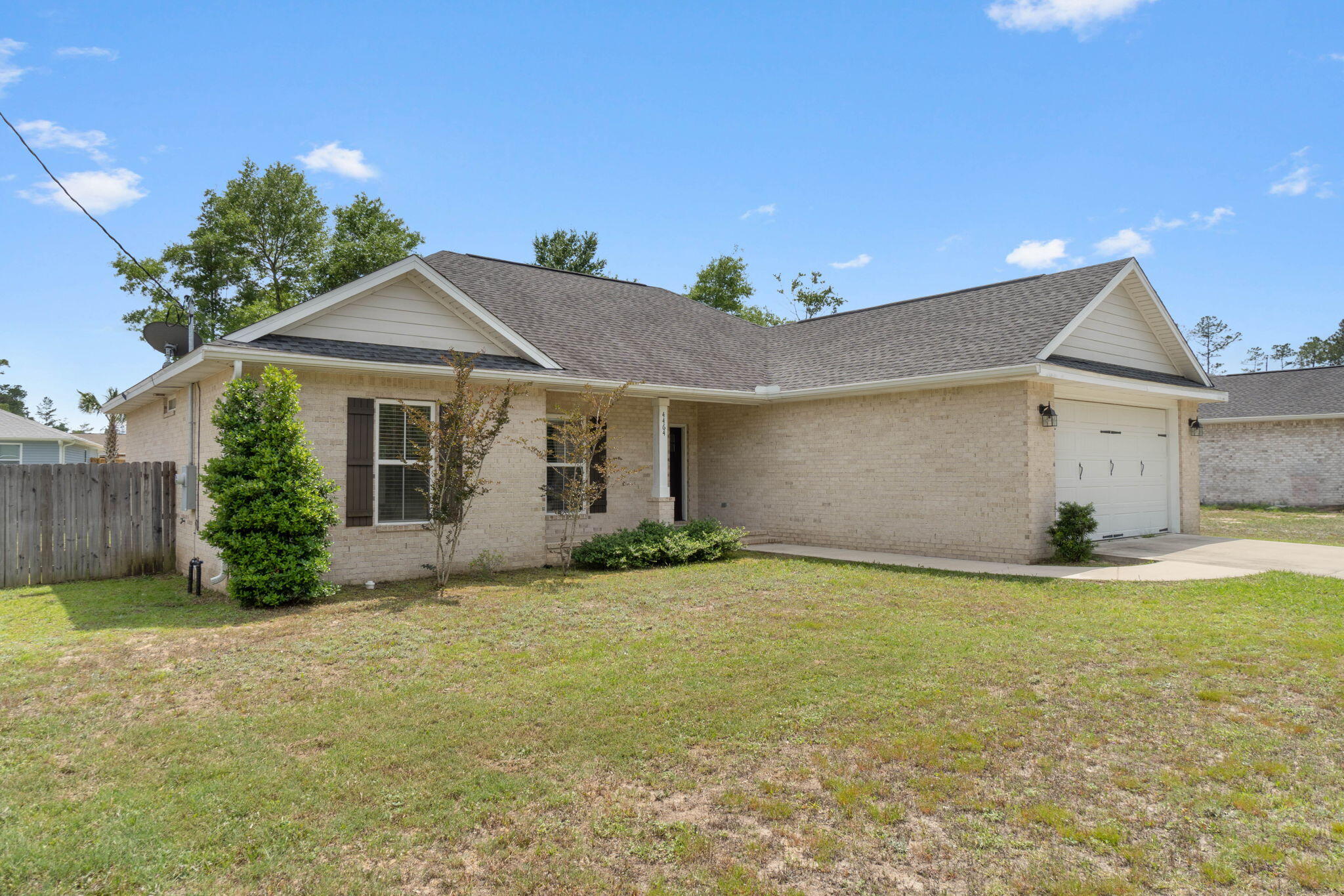 THE PINES - Residential