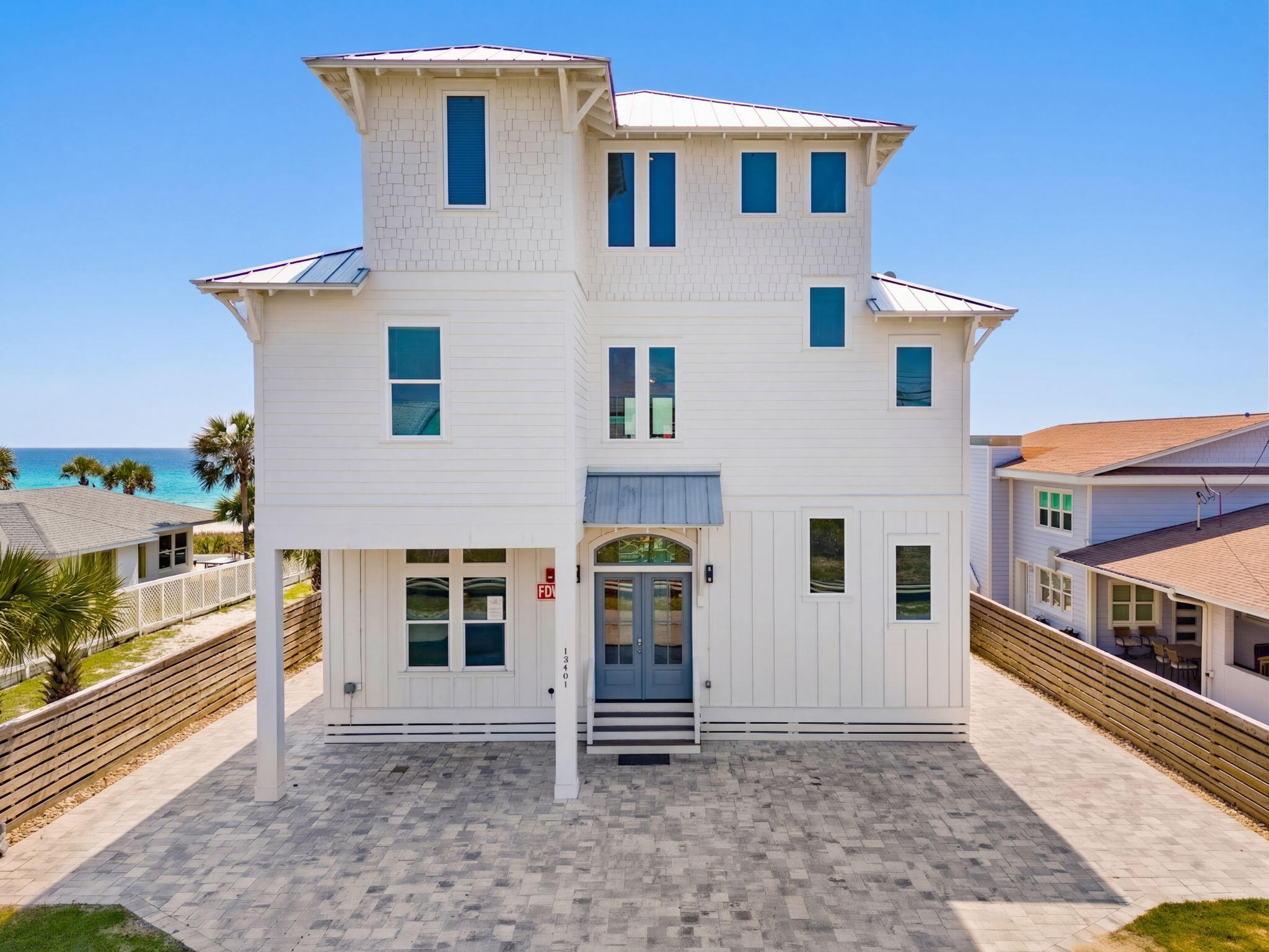 BAHAMA BEACH - Residential