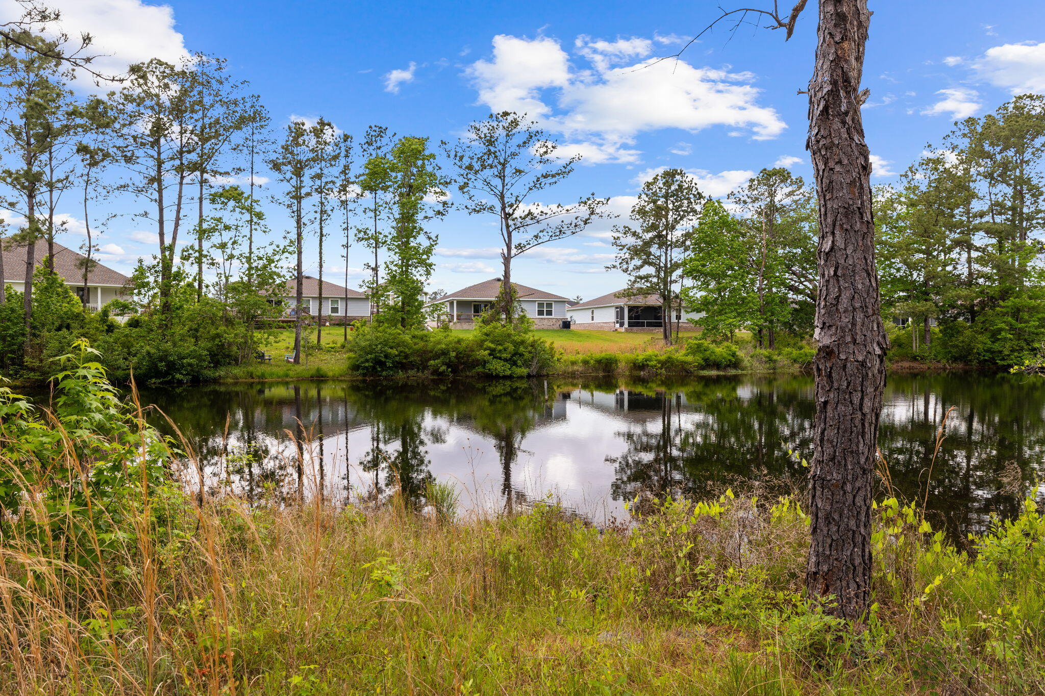 LAGRANGE LANDING - Land