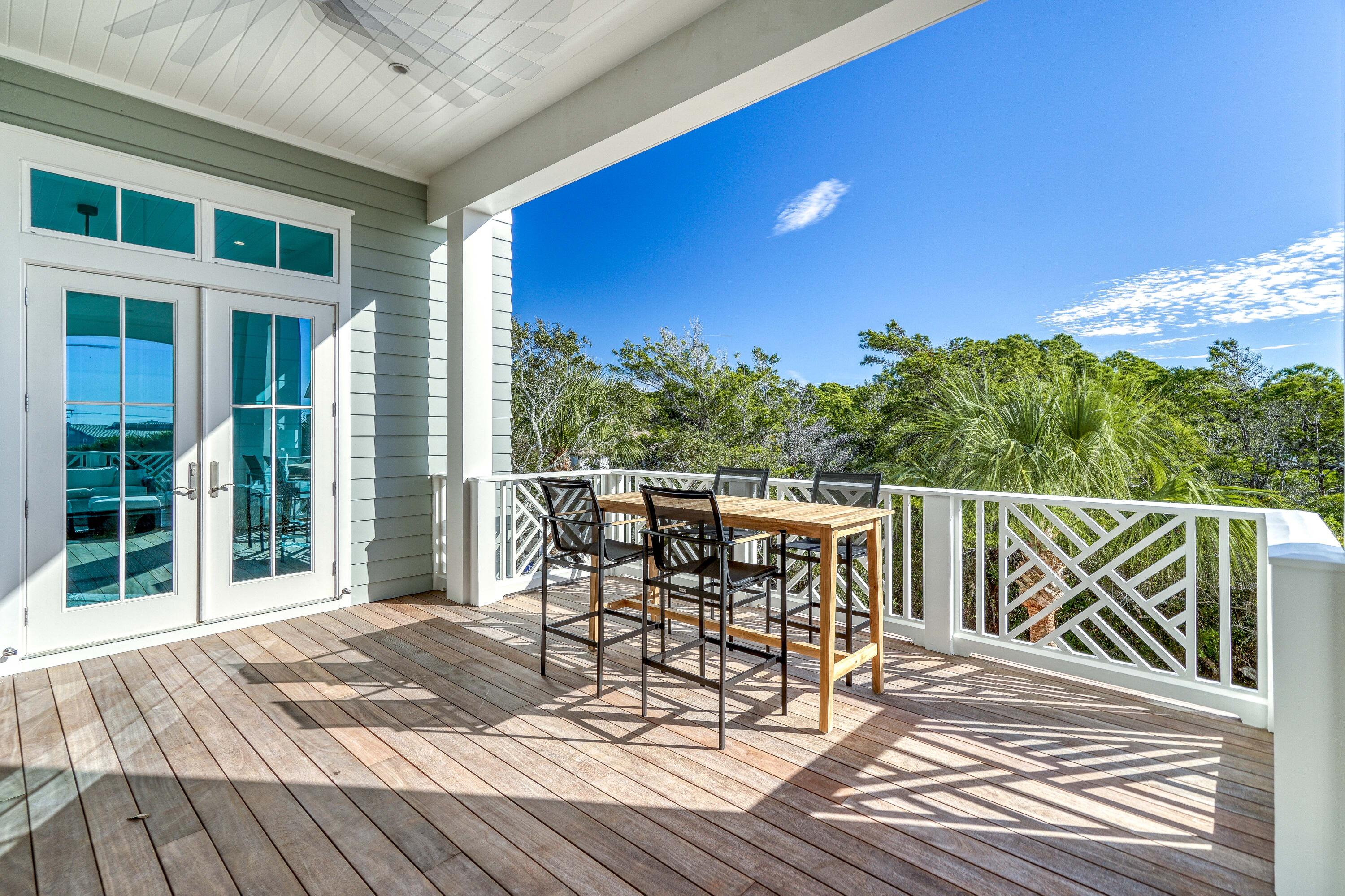 BEACH HIGHLAND - Residential