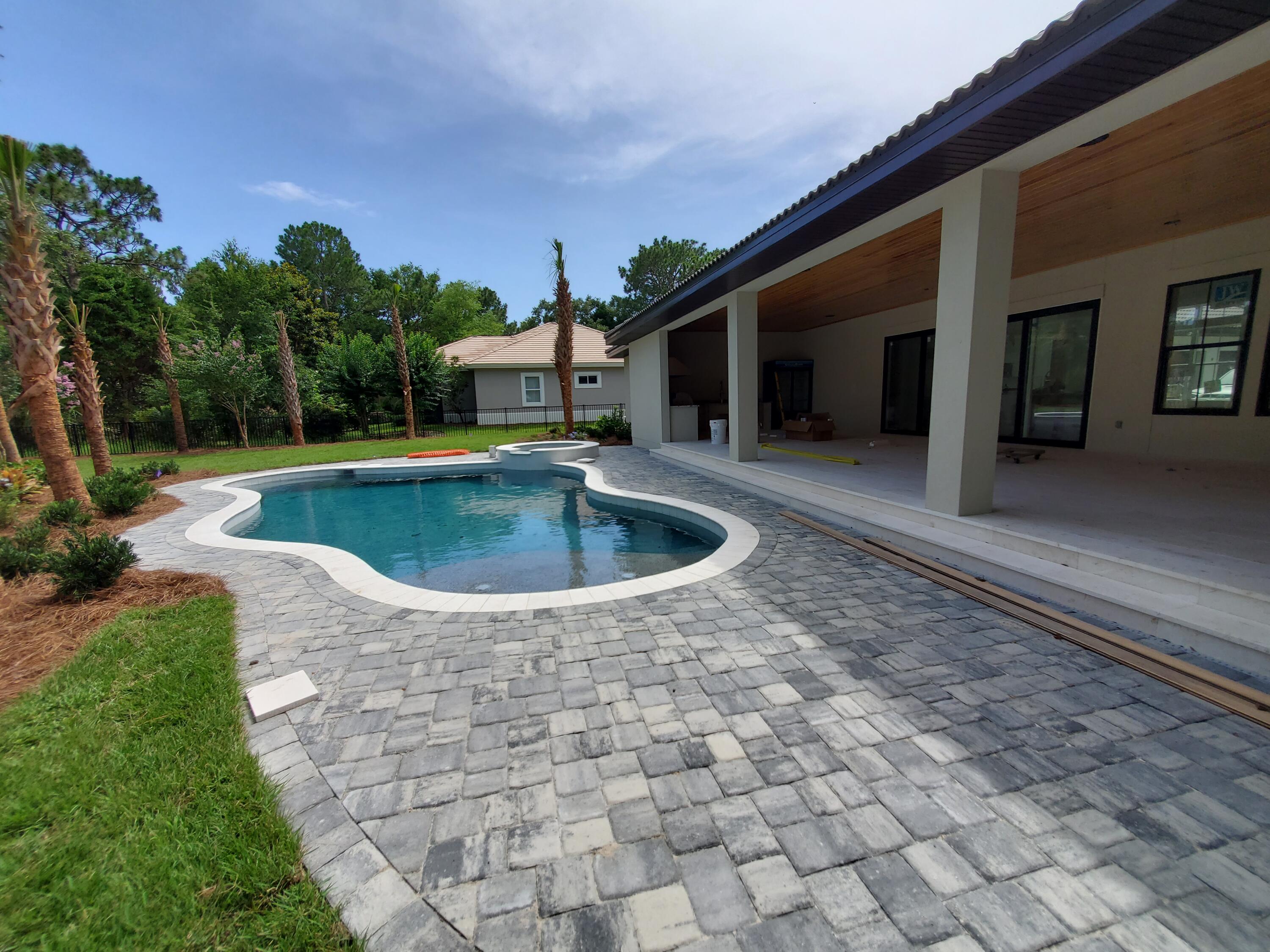 BAYTOWNE AVE EAST - Residential