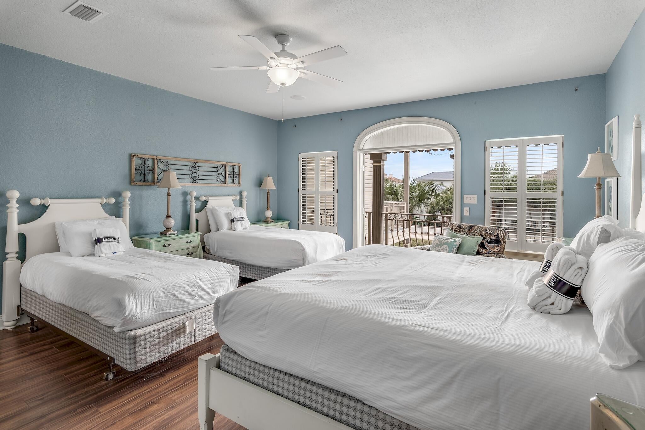 CRYSTAL SHORES - Residential