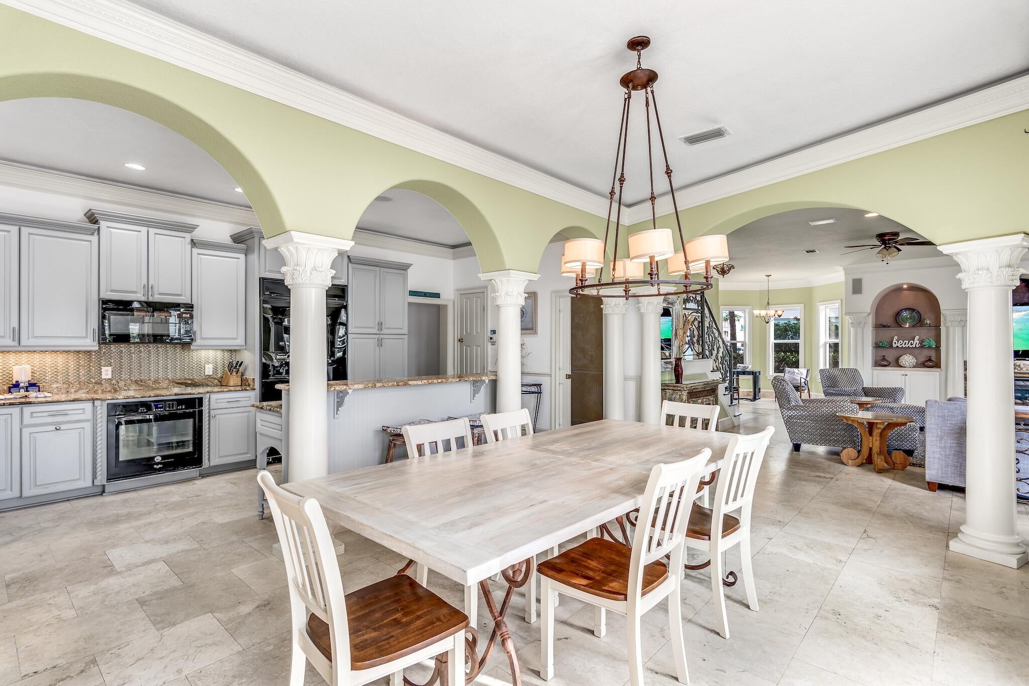 CRYSTAL SHORES - Residential