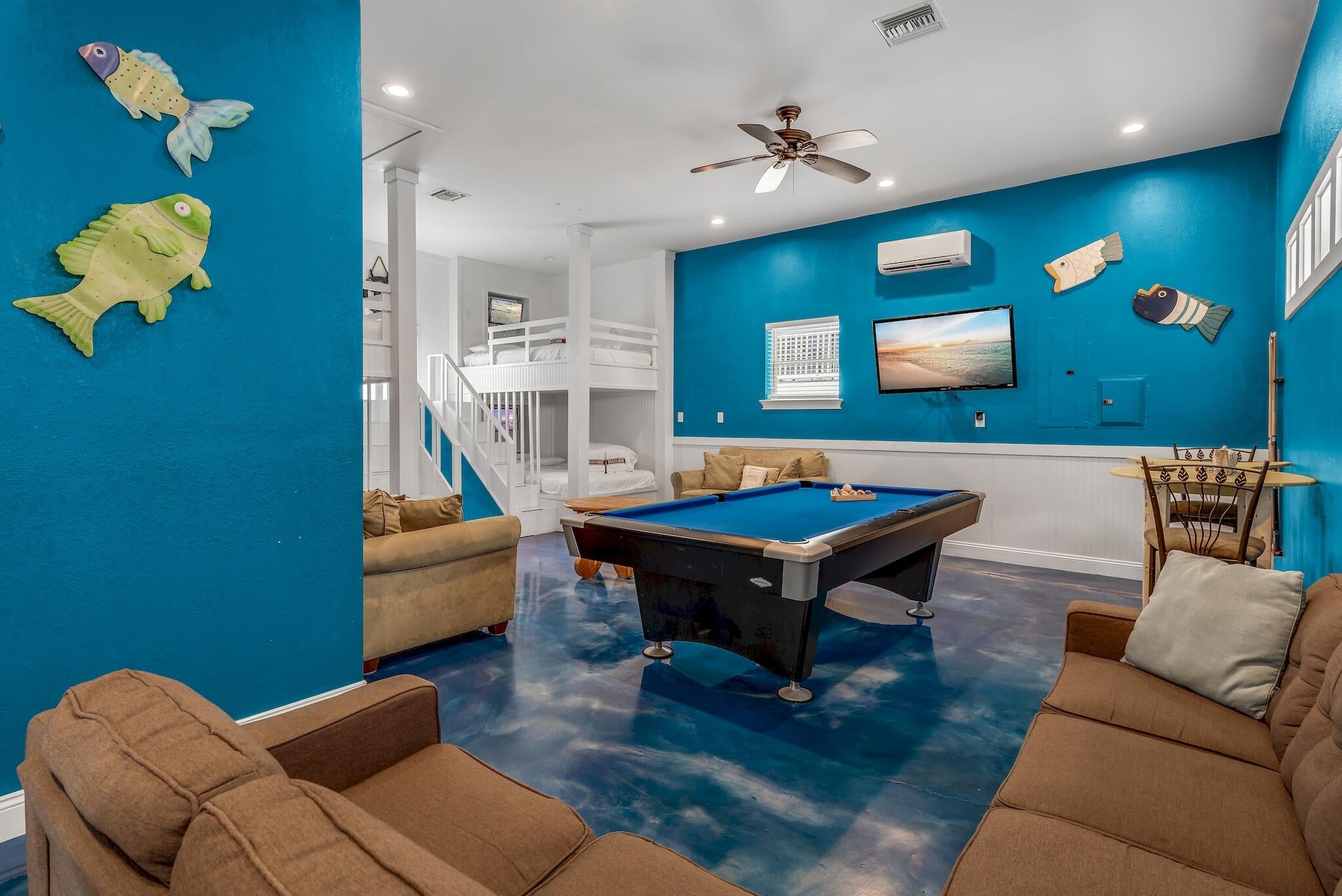 CRYSTAL SHORES - Residential