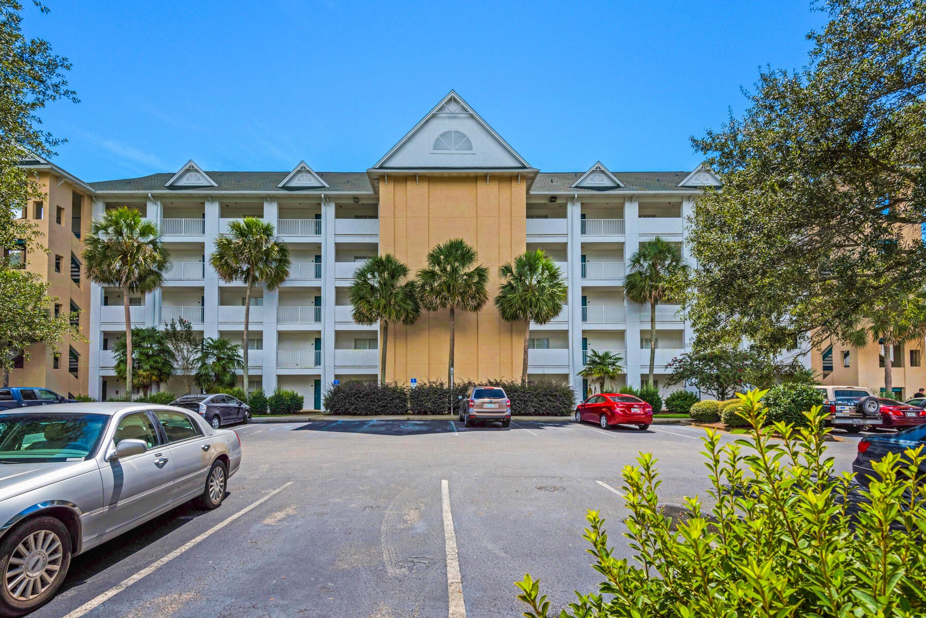 THE FLORIDA CLUB - Residential