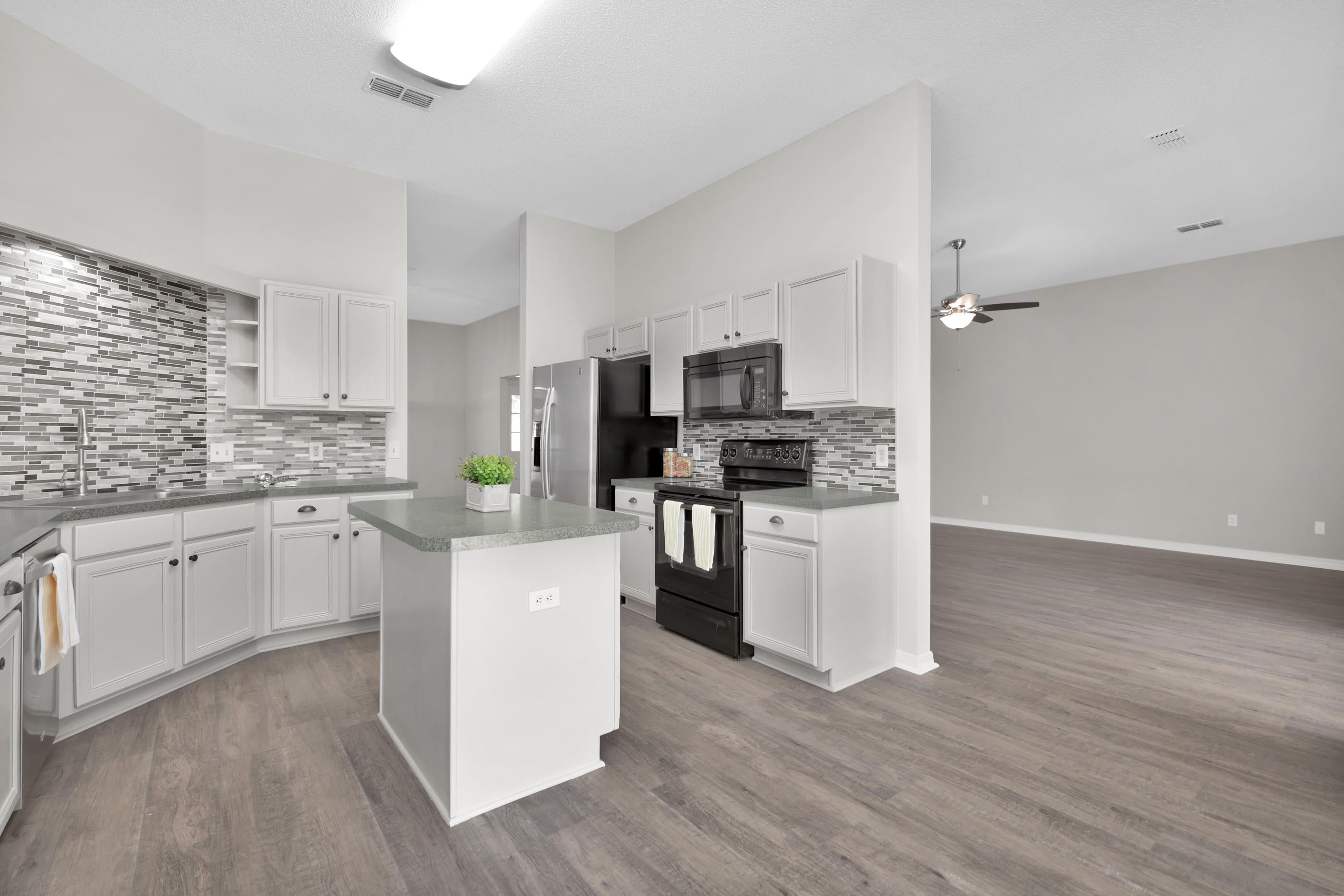 COUNTRYVIEW ESTATES 10TH ADDN - Residential