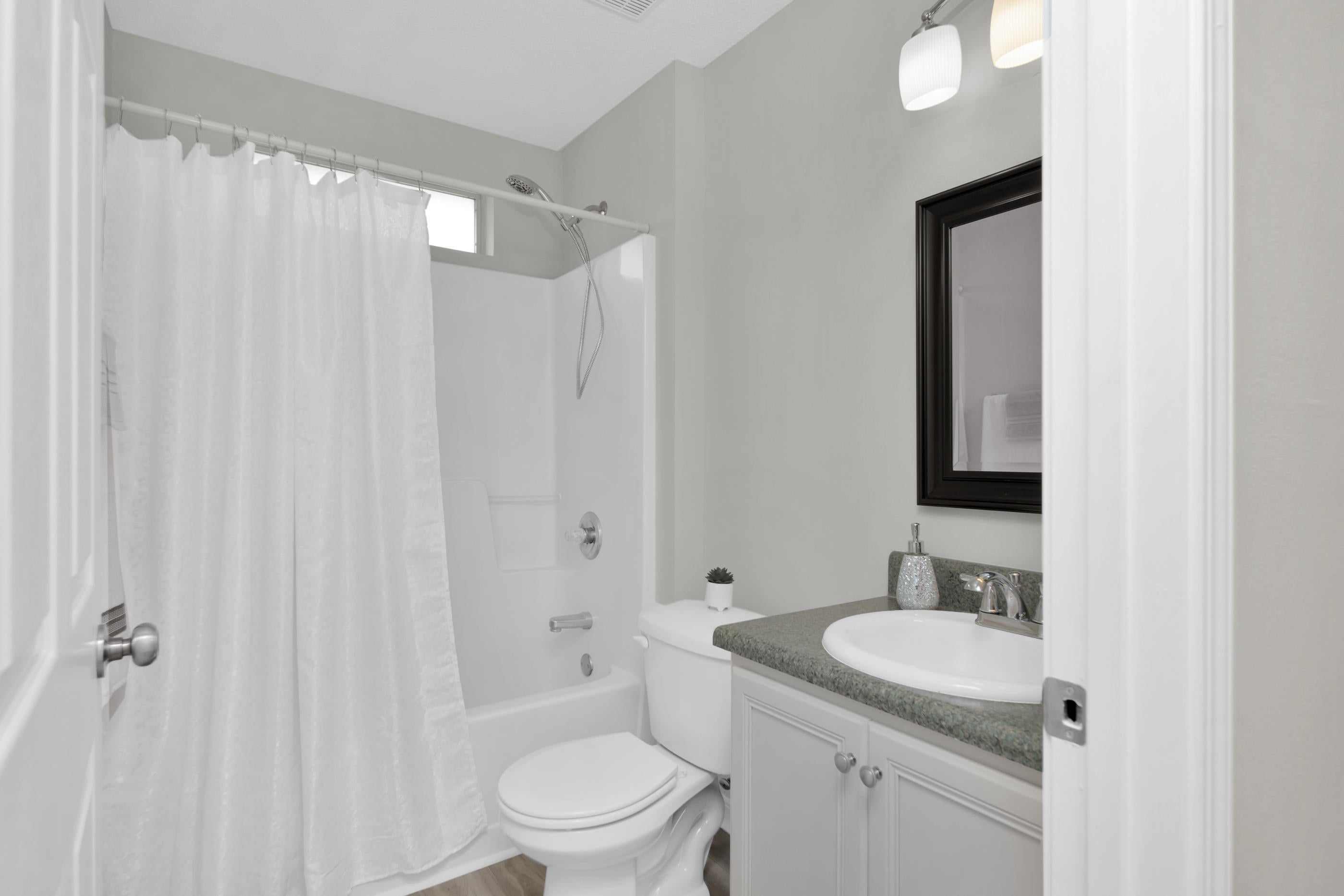 COUNTRYVIEW ESTATES 10TH ADDN - Residential