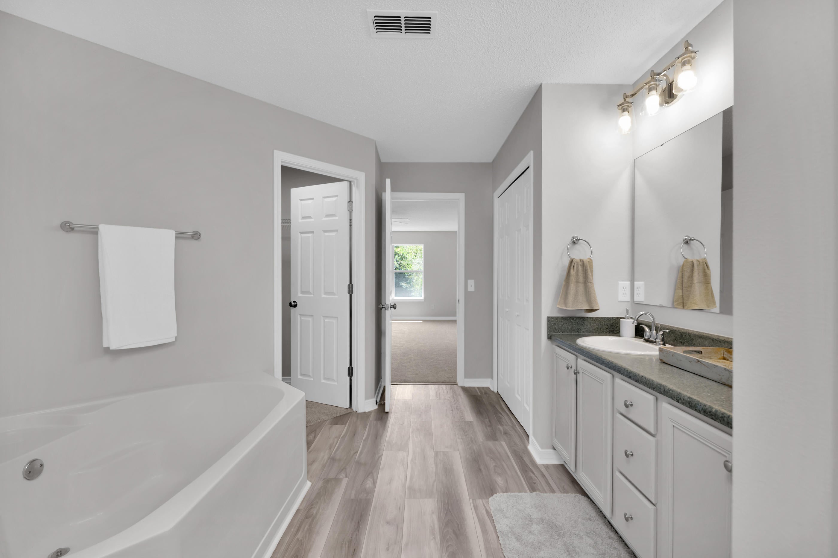COUNTRYVIEW ESTATES 10TH ADDN - Residential
