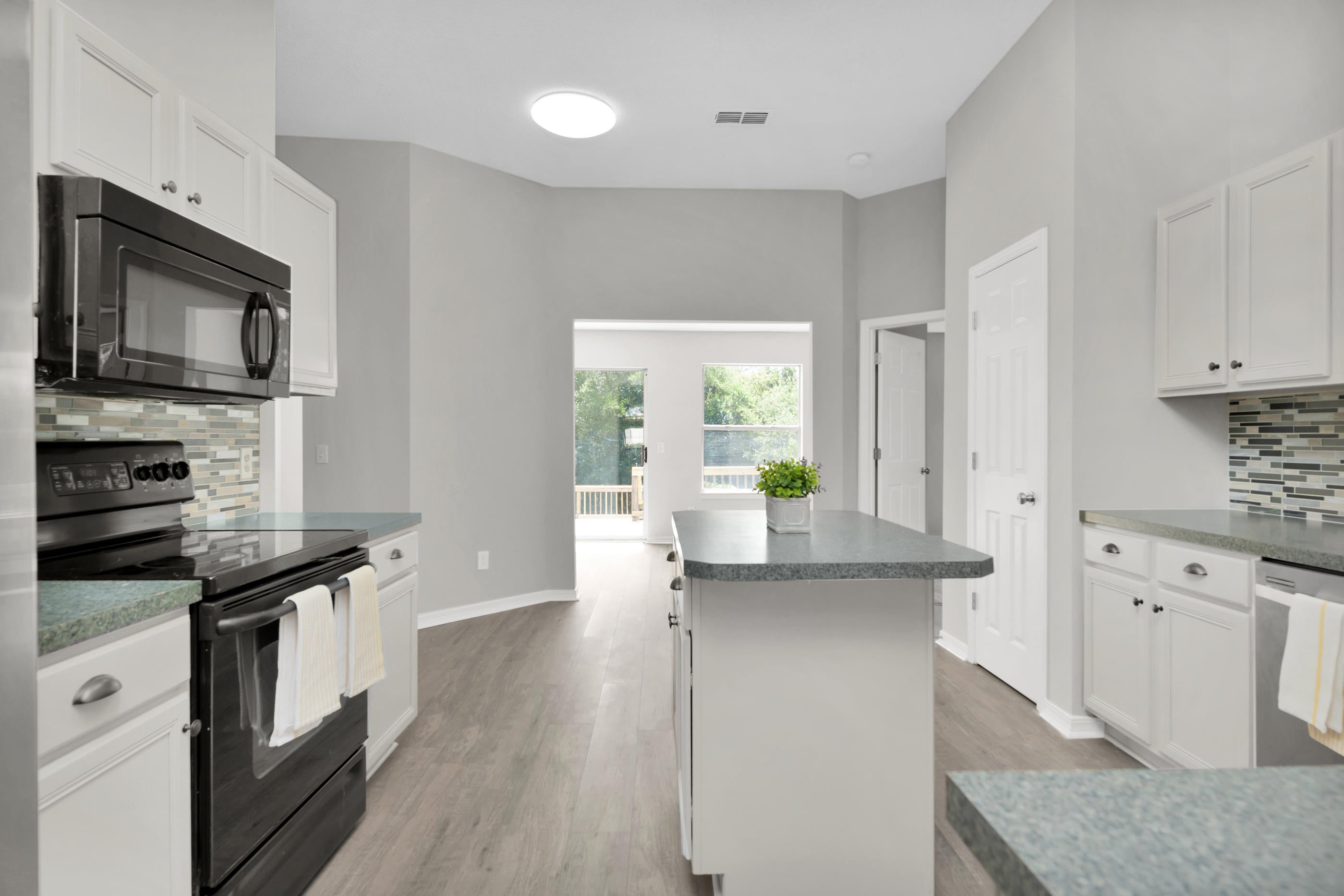COUNTRYVIEW ESTATES 10TH ADDN - Residential