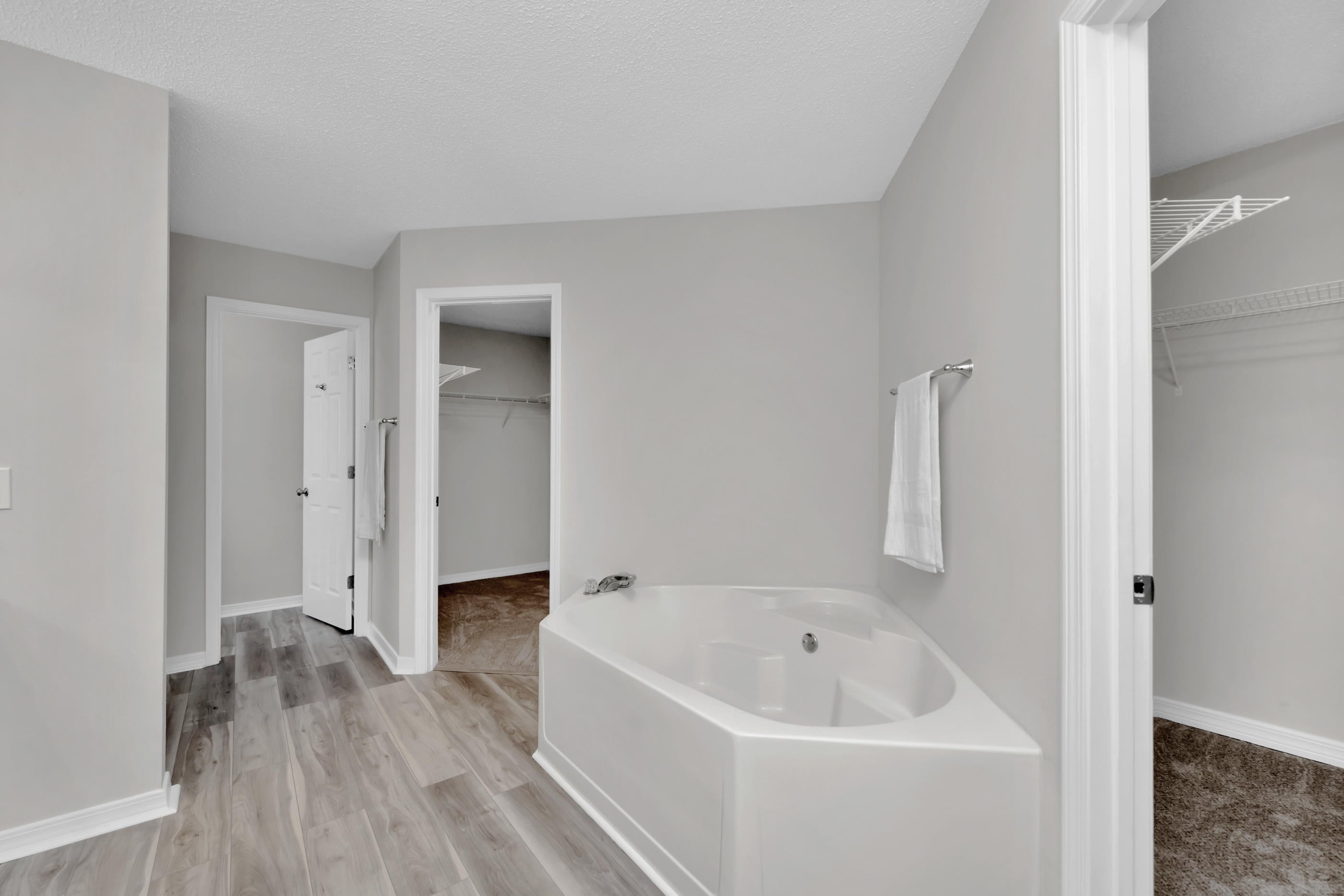 COUNTRYVIEW ESTATES 10TH ADDN - Residential