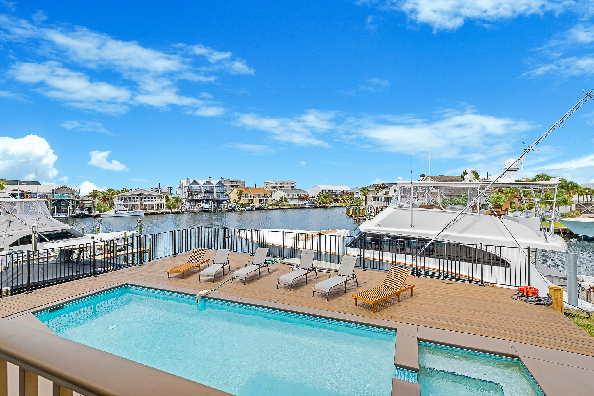 HOLIDAY ISLE - Residential
