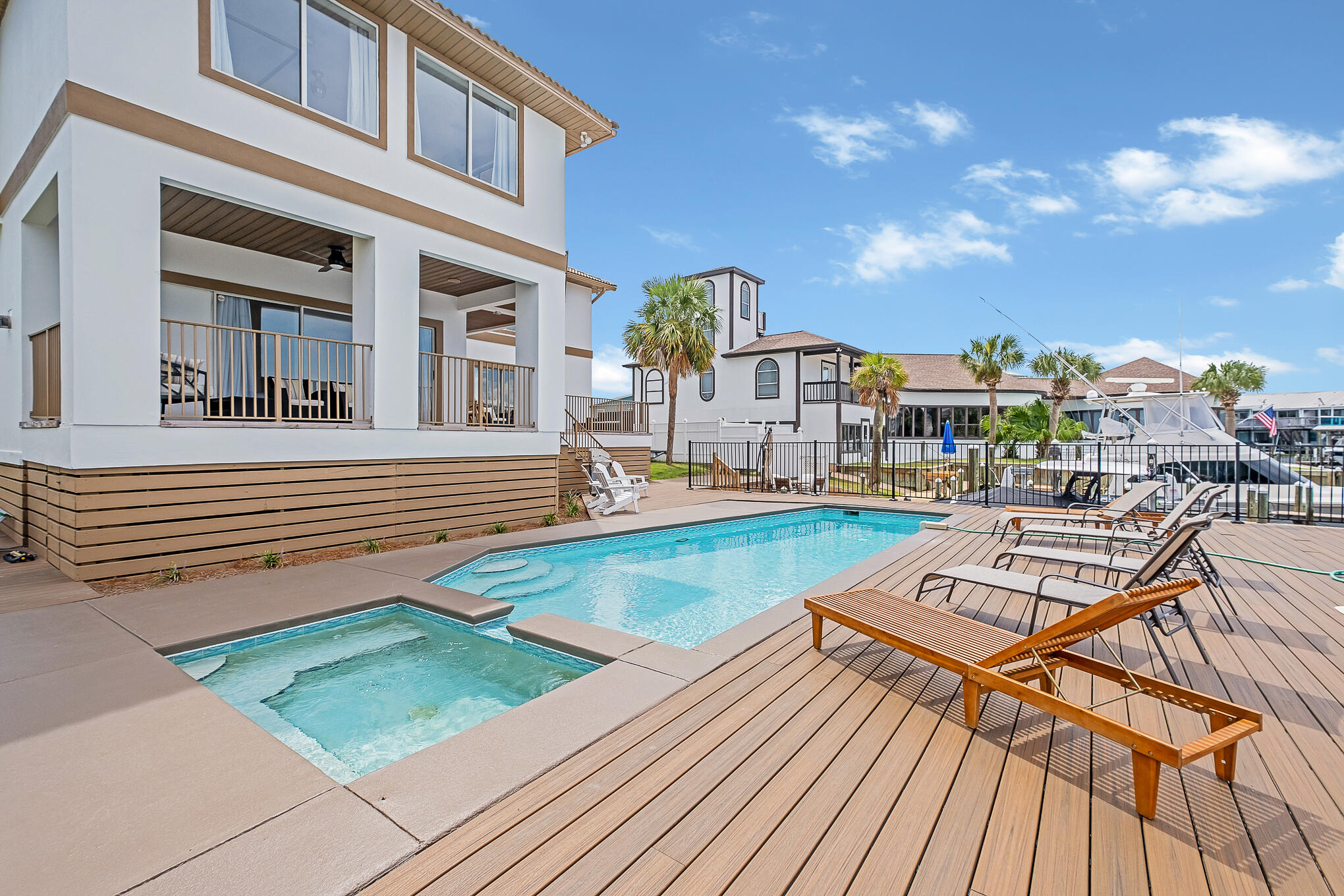 HOLIDAY ISLE - Residential
